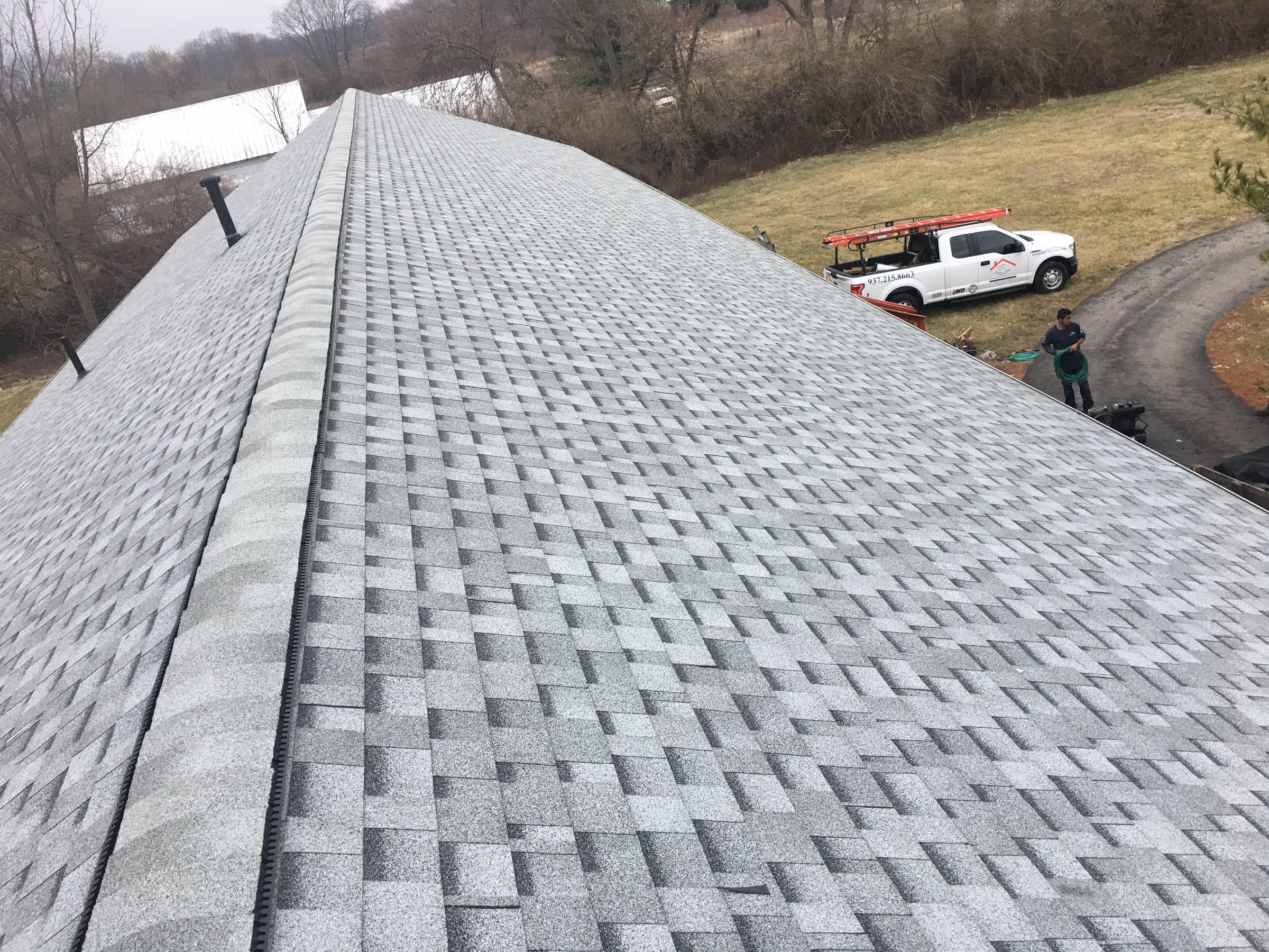 Capped ridge and ridge vent