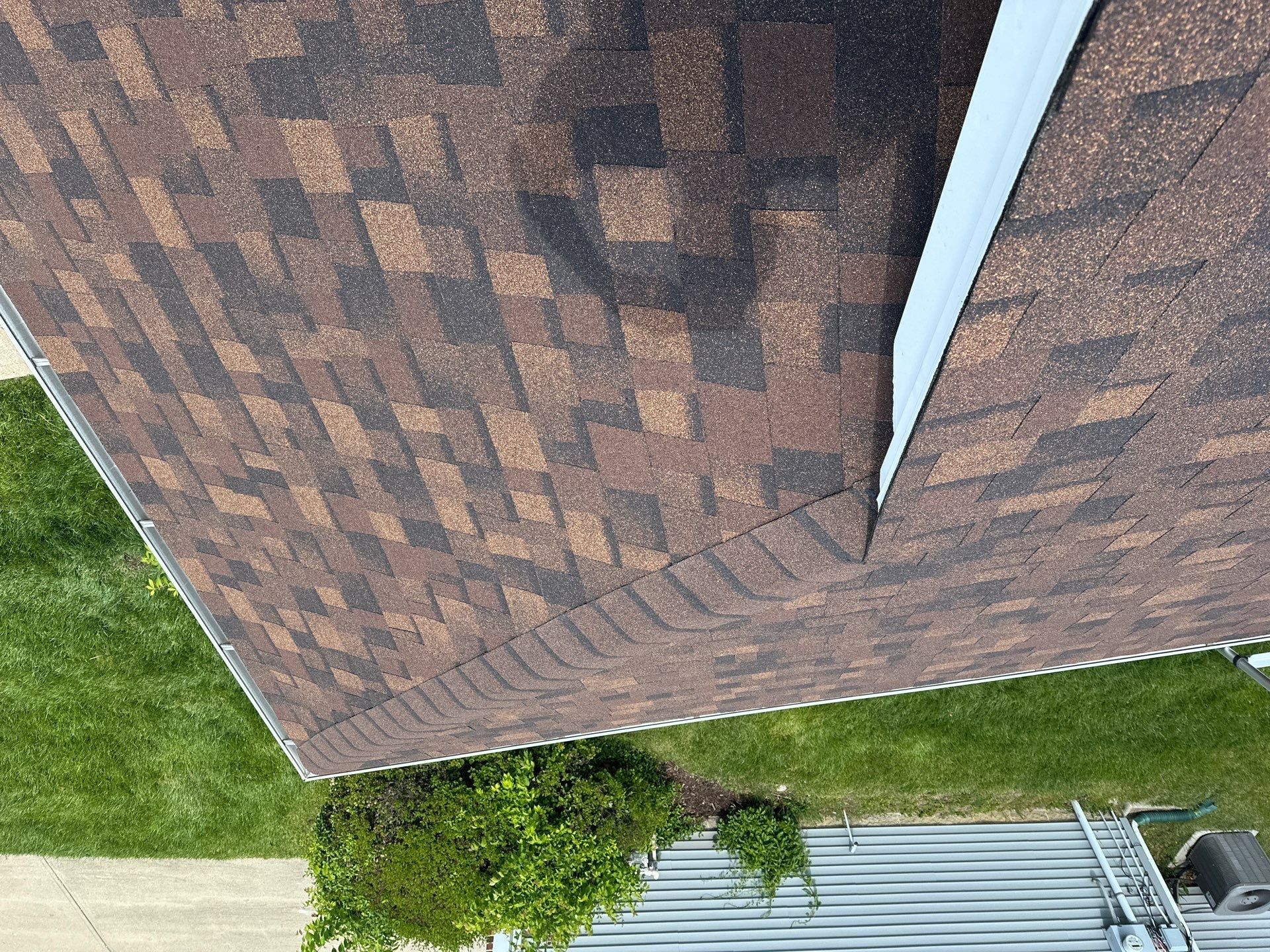 Two slopes meeting at the side wall
