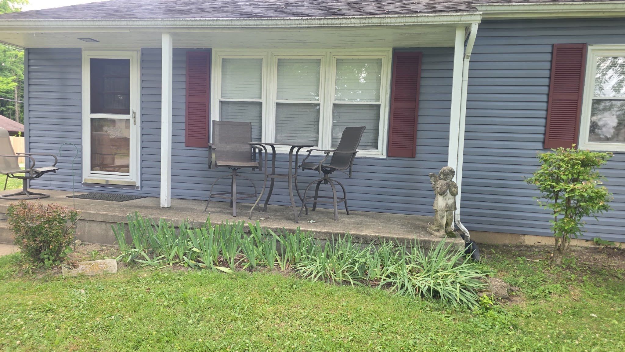Front of the house, siding and shutters