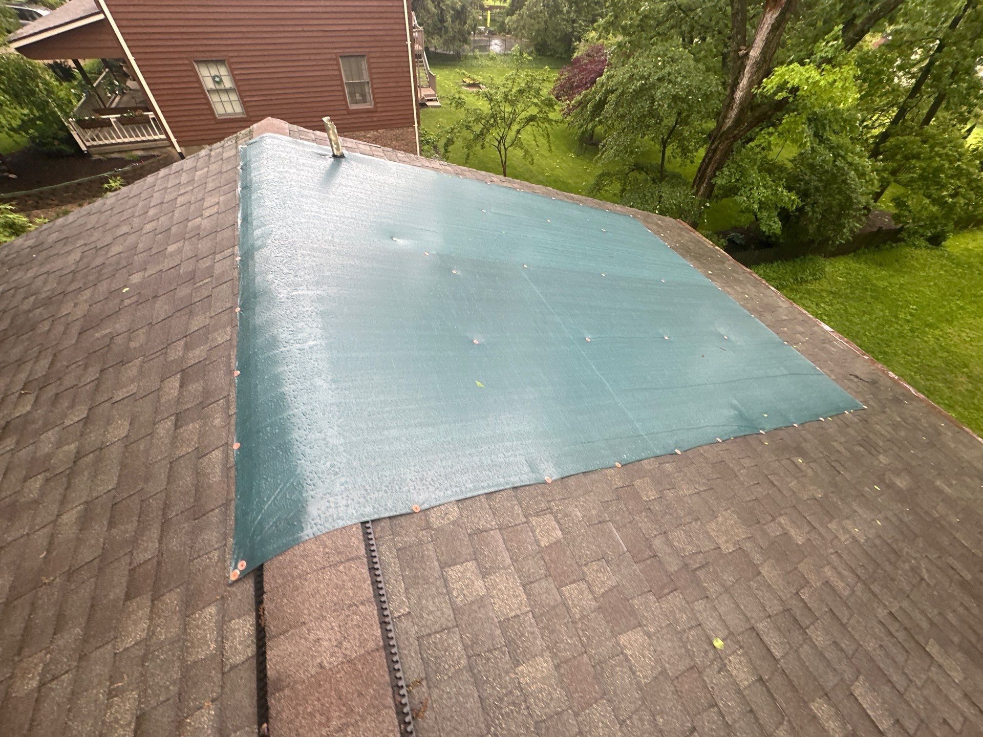 Tarp over a full plane from the ridge
