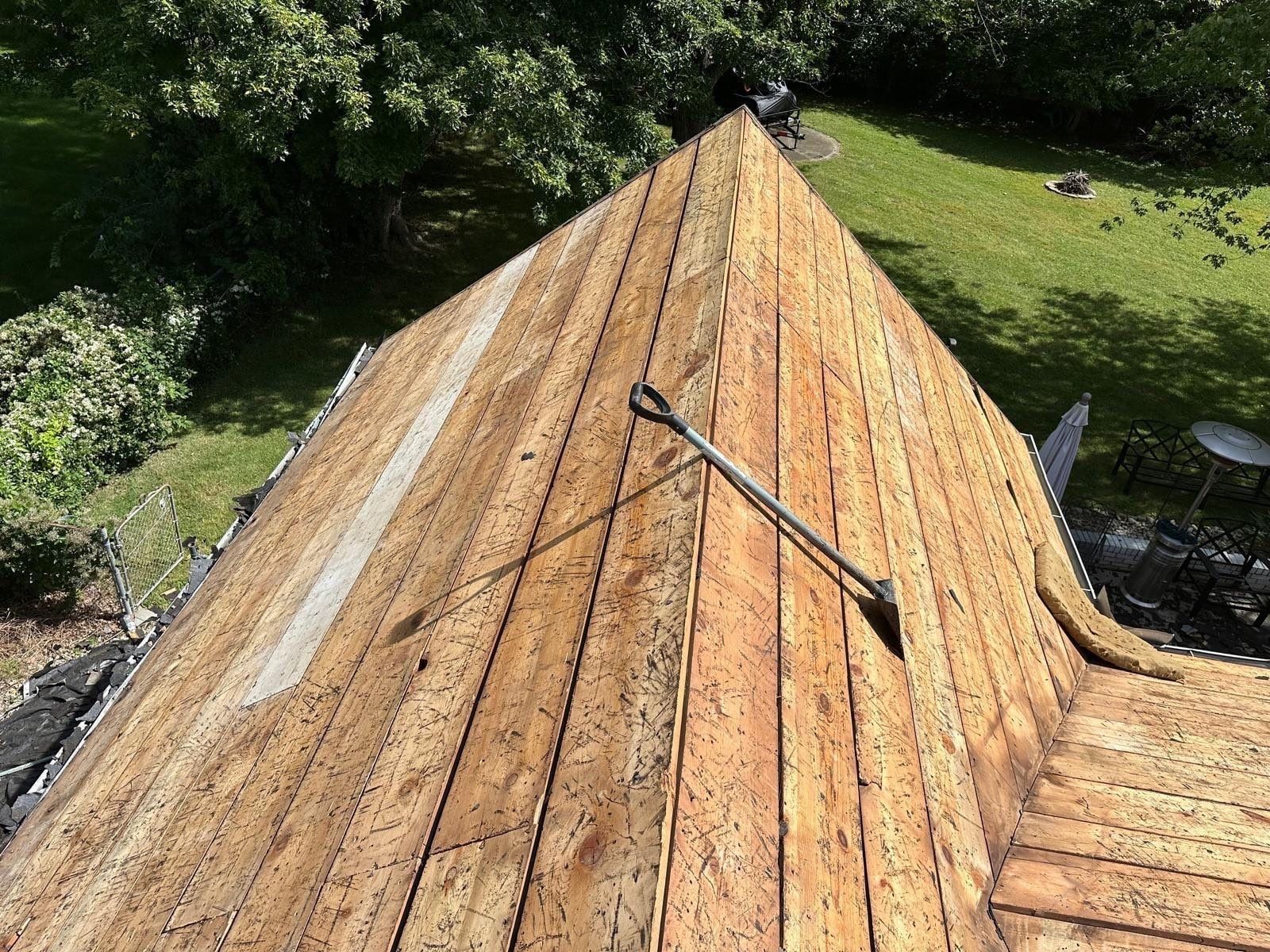 The bare plank deck up to the ridge, Beavercreek, Ohio.