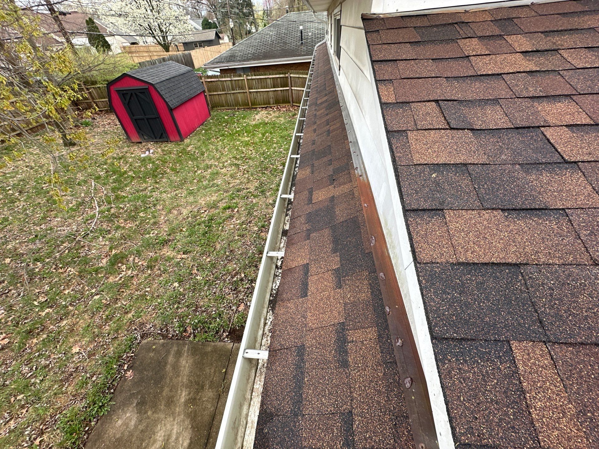 Roof above the gutter at the side