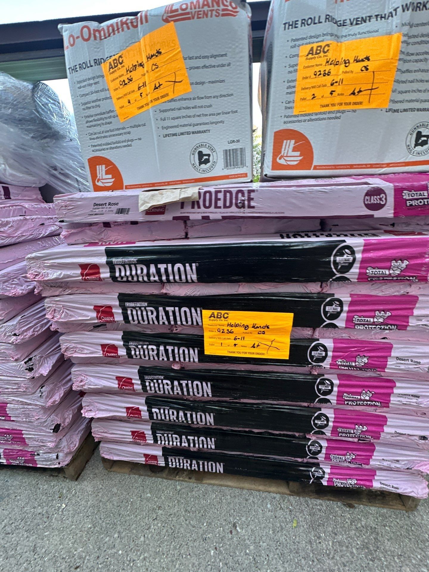Hip and ridge cartons and ridge vent