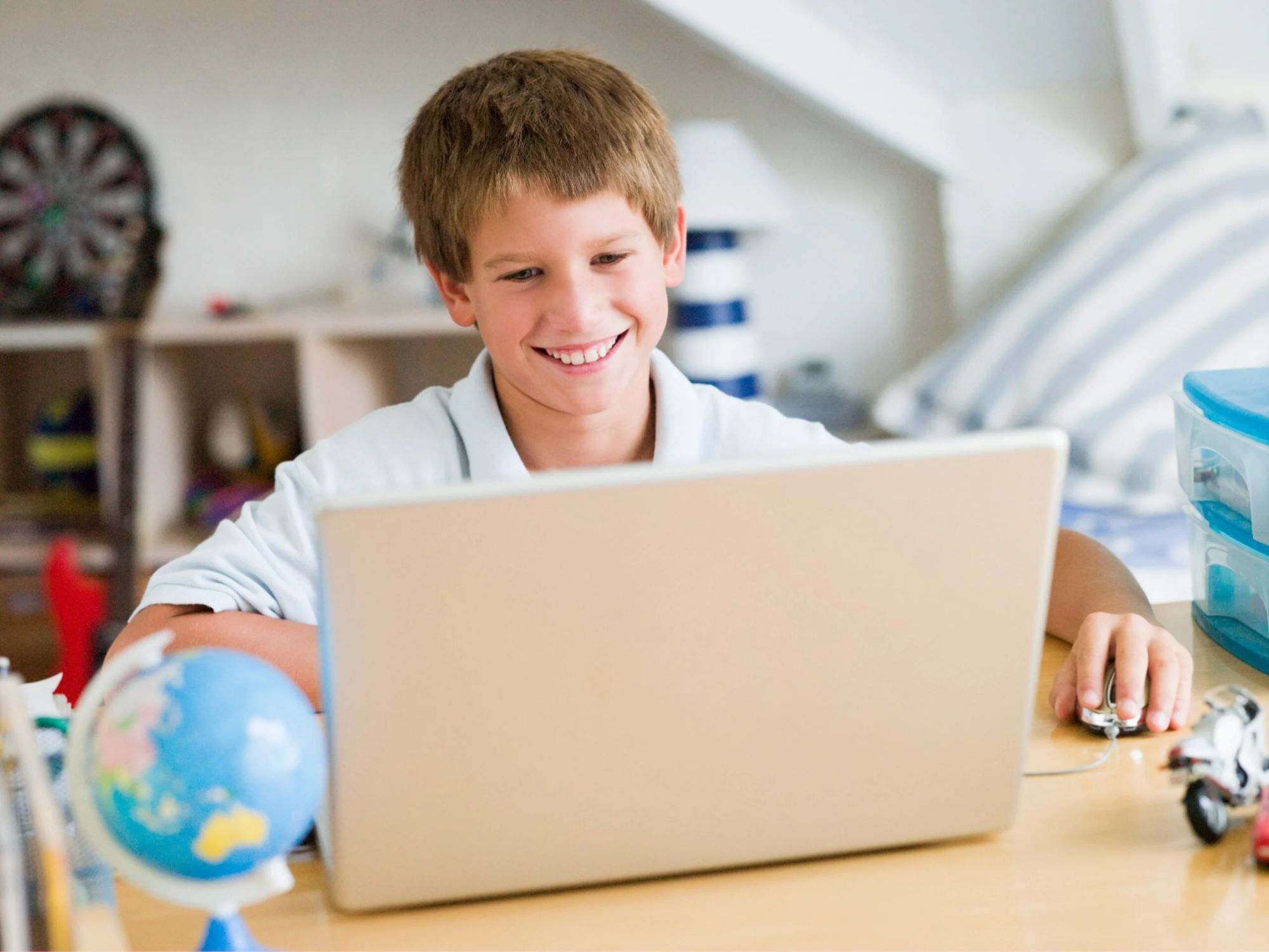 Learn About the Benefits of Online Middle School Homeschool Programs for Students