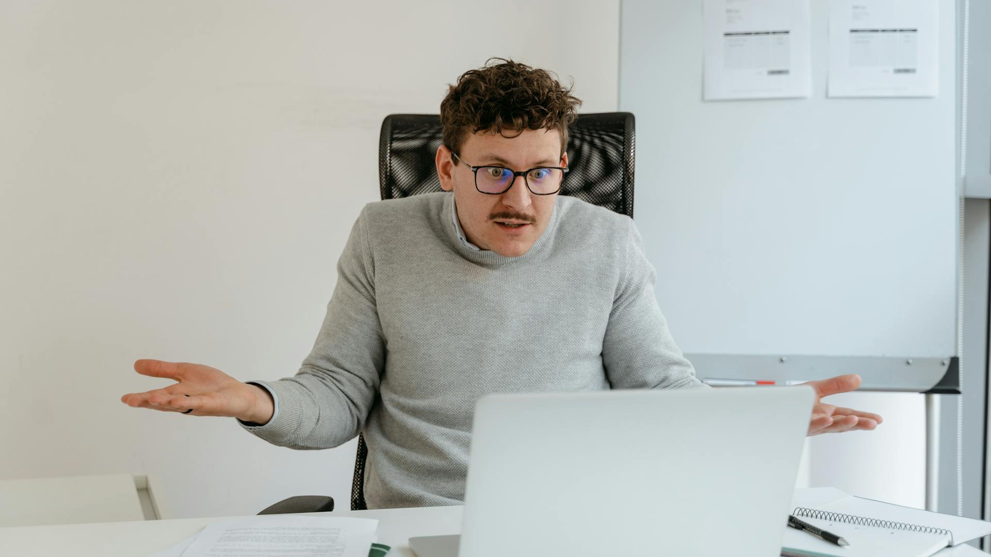 Det er flere ting enn avstanden som påvirker WiFi-dekningen.