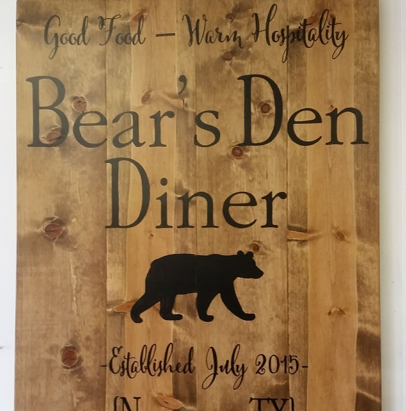 Bear's Den Diner logo