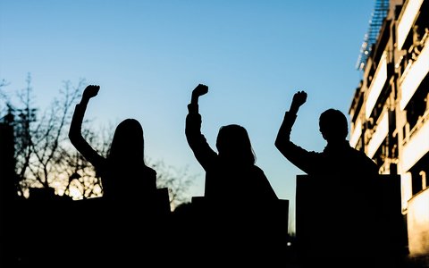 شفافیت سیاسی در دموکراسیهای نوپا