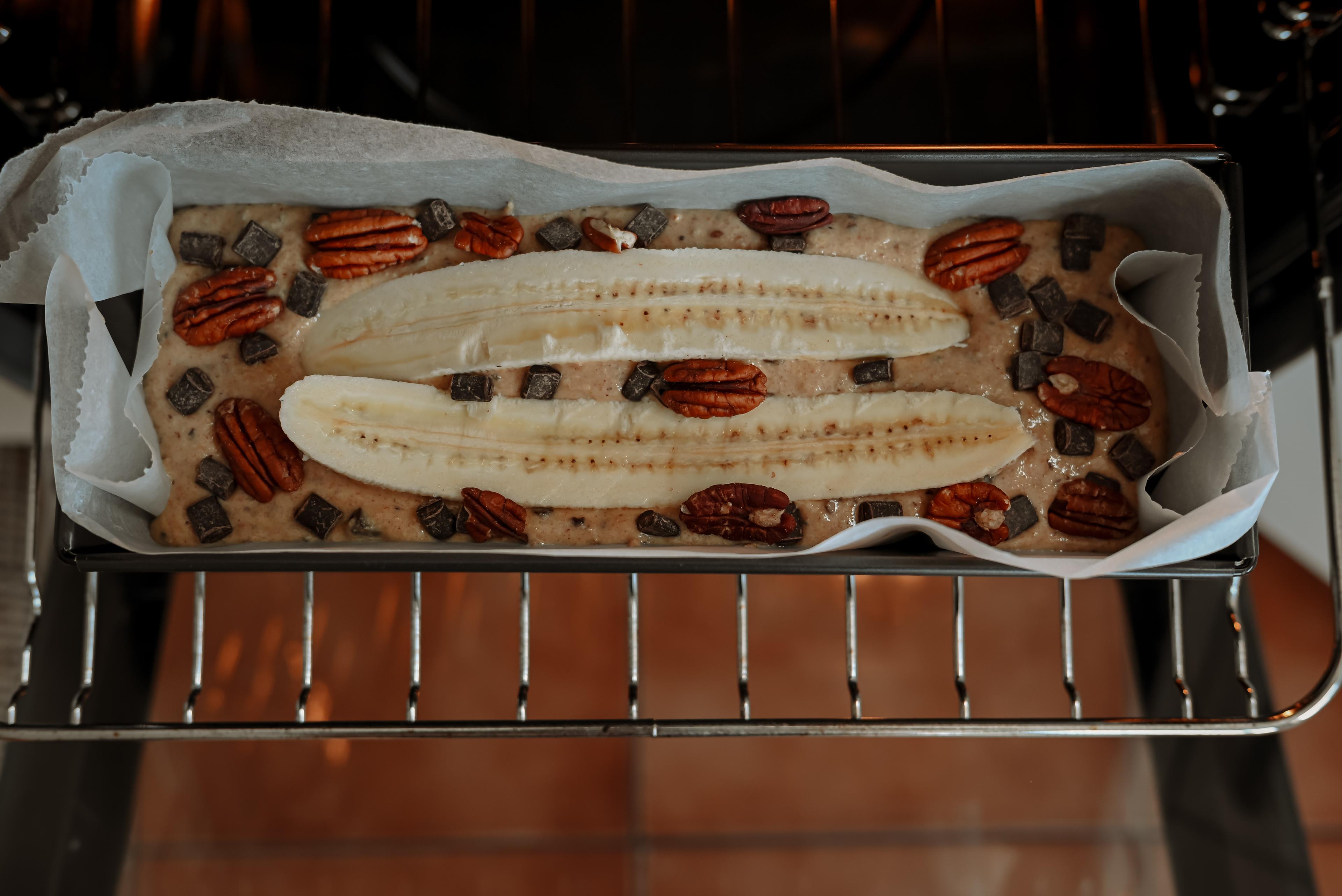 Banánkenyér csokival és pekándióval