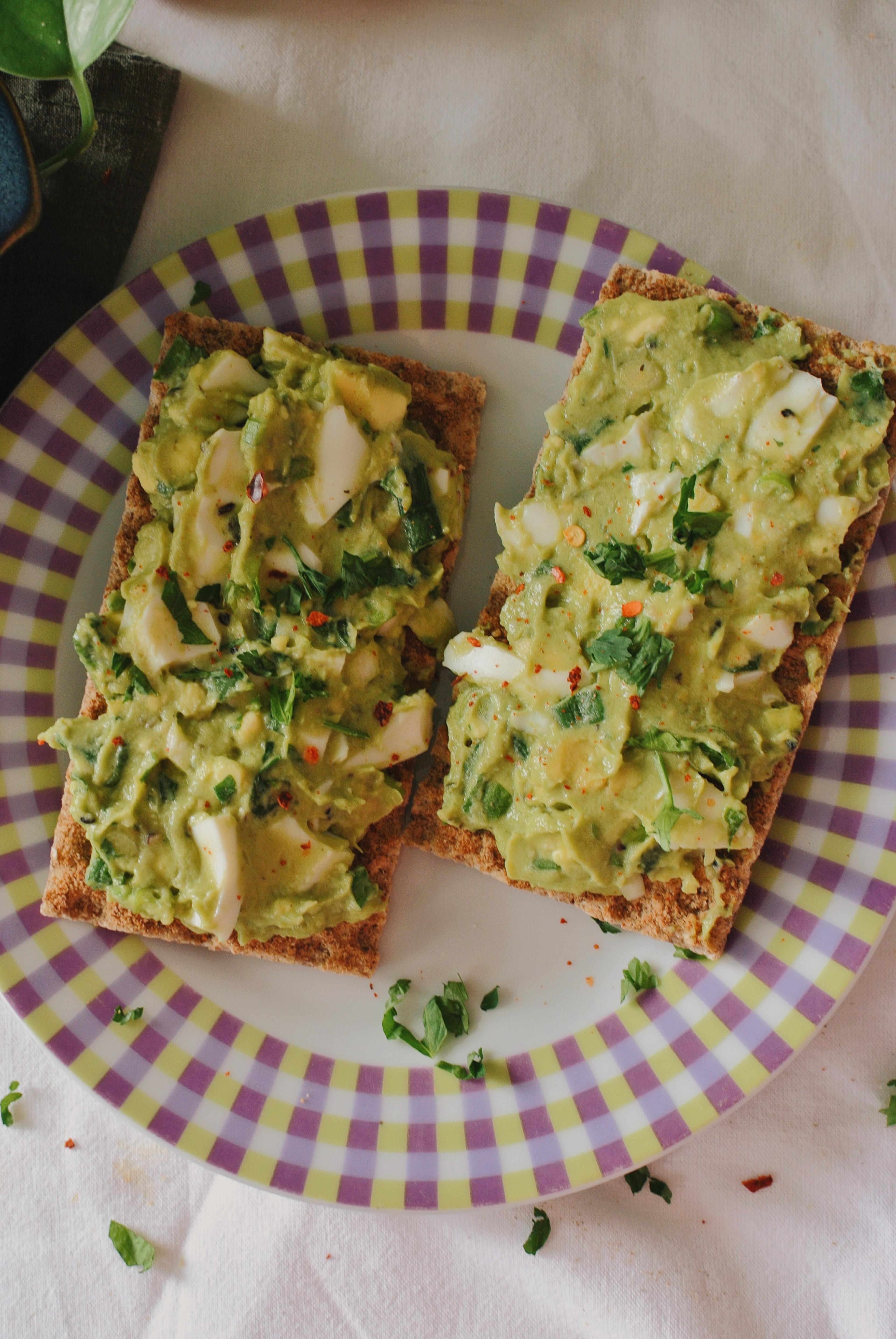 Avokádós tojásos saláta