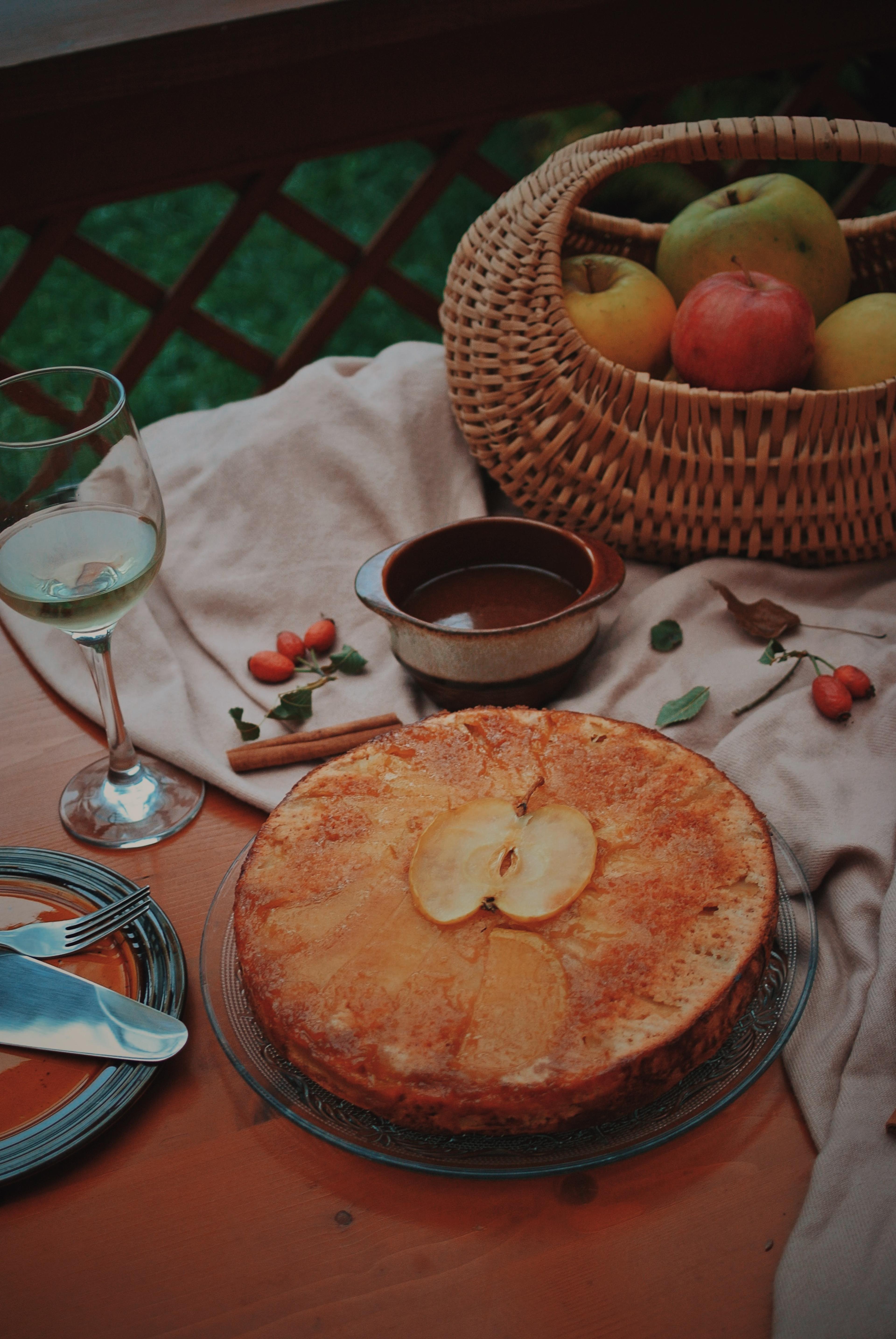 Almás sütemény karamellszósszal