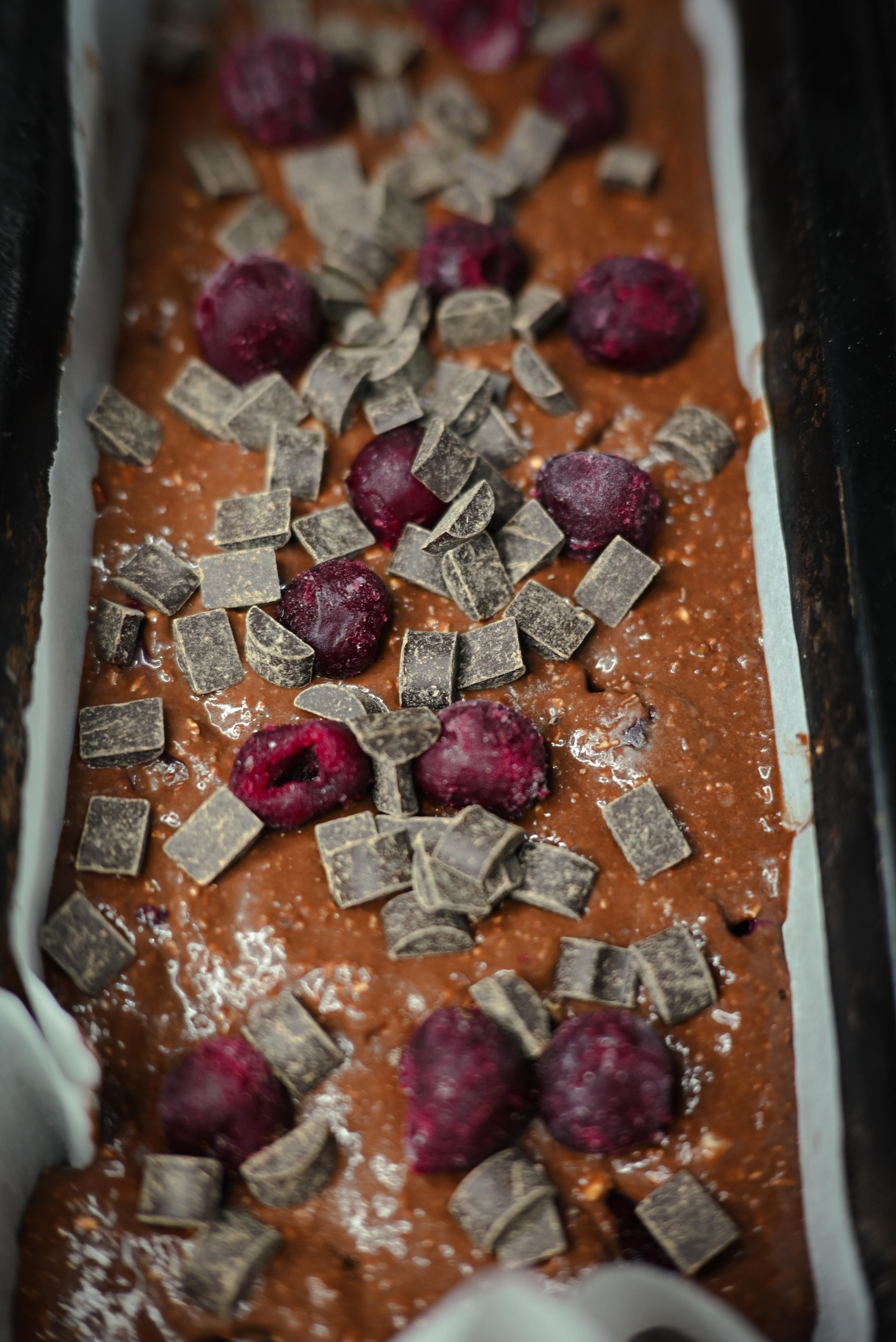 Zabos-meggyes-csokis banánkenyér