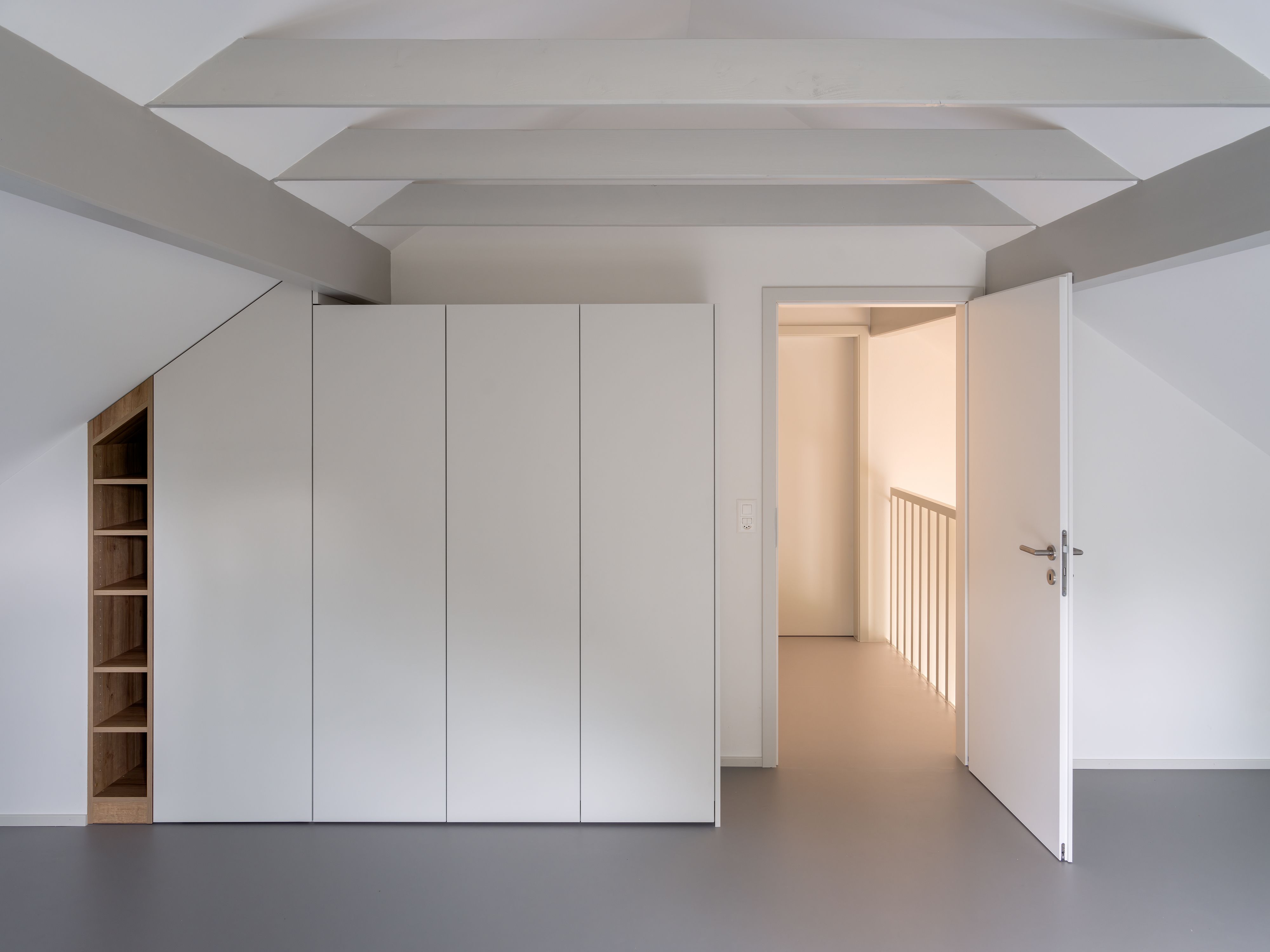 EFH Wohlen Einschrank im Dachstock