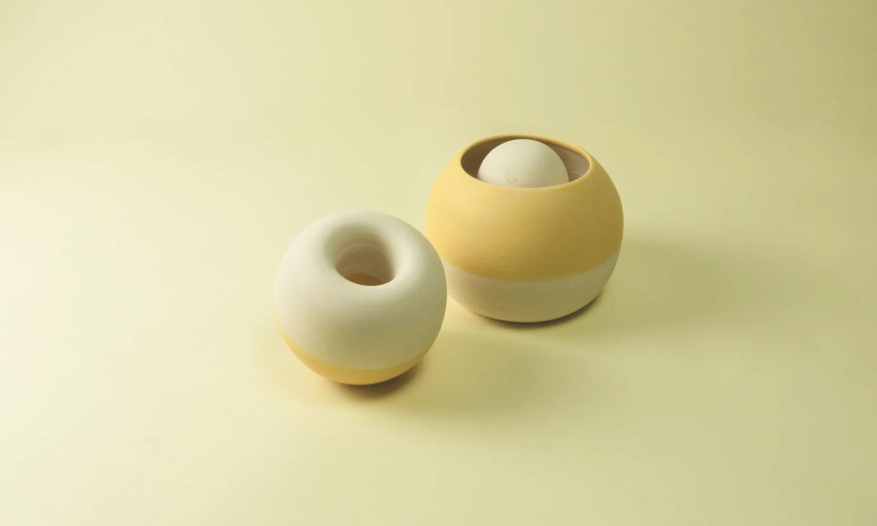 Yellow Restless vessels resting at different angles