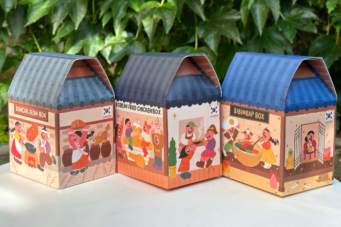 Das gesamte EasyCookAsia Little House Set, präsentiert in traditionellen Hanok-Boxen.