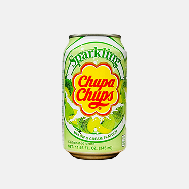 Chupa Chups Melon Cream Soda als Teil eines bunten Getränkeangebots