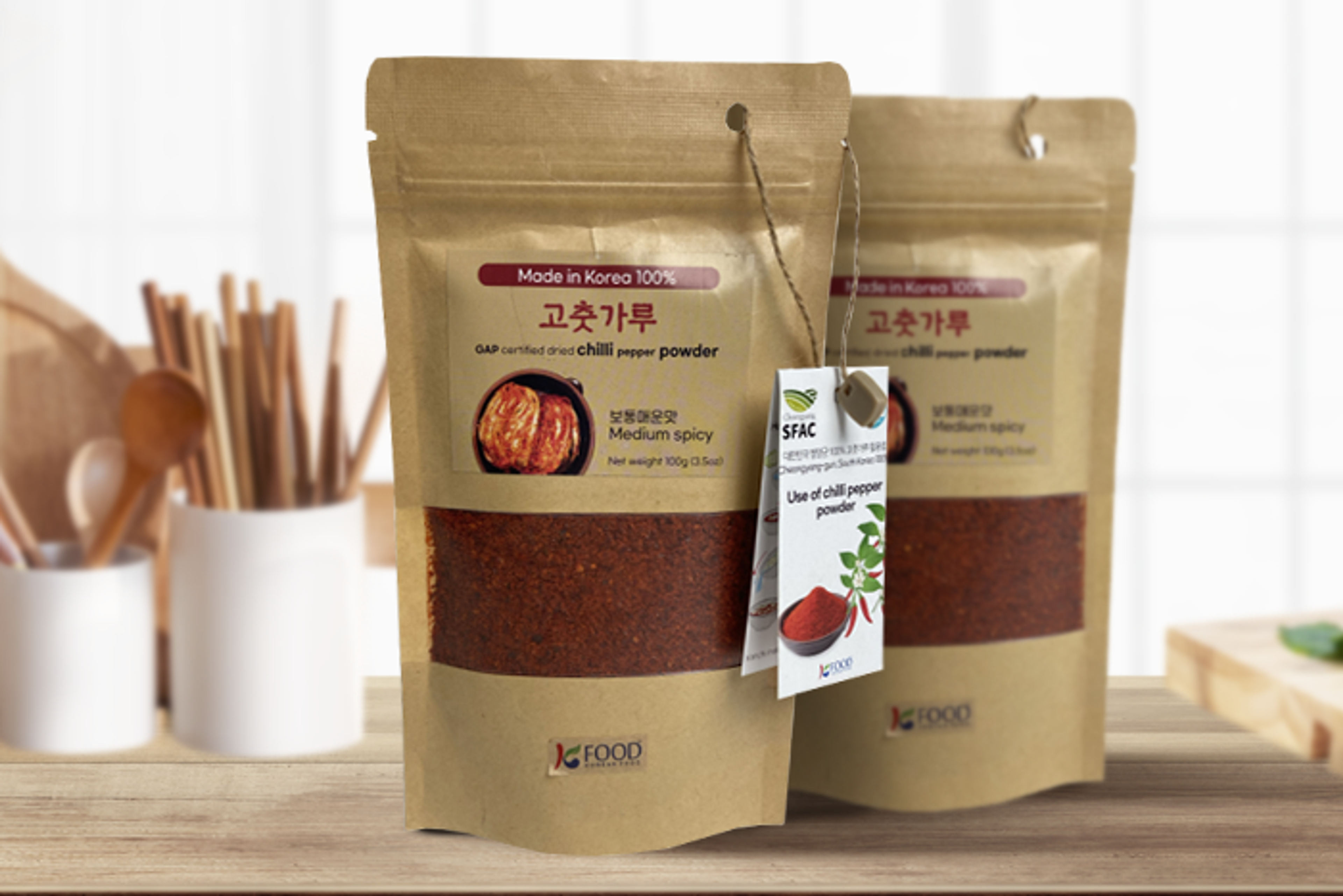 Geöffneter-Papier-Zipbeutel-von-Cheongyang-Chilli-Pulver-mit-sichtbarem-Pulver-und-wiederverschließbarem-Verschluss