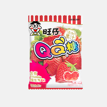 Packung von Want Want QQ Gummibonbons mit lebendigem Erdbeermotiv.