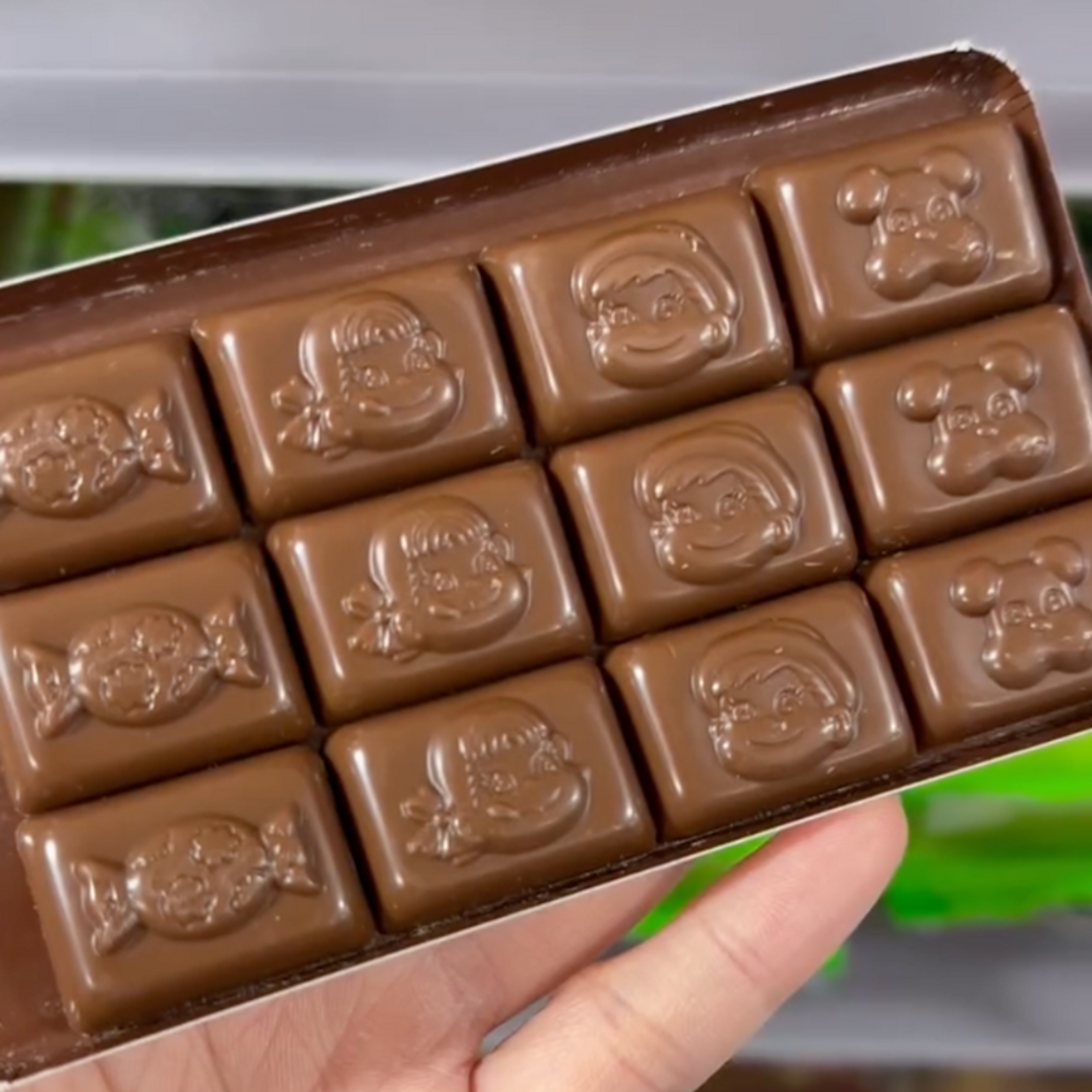  FUJIYA Milky Chocolate 41g – vier verschiedene Motive auf der Schokolade