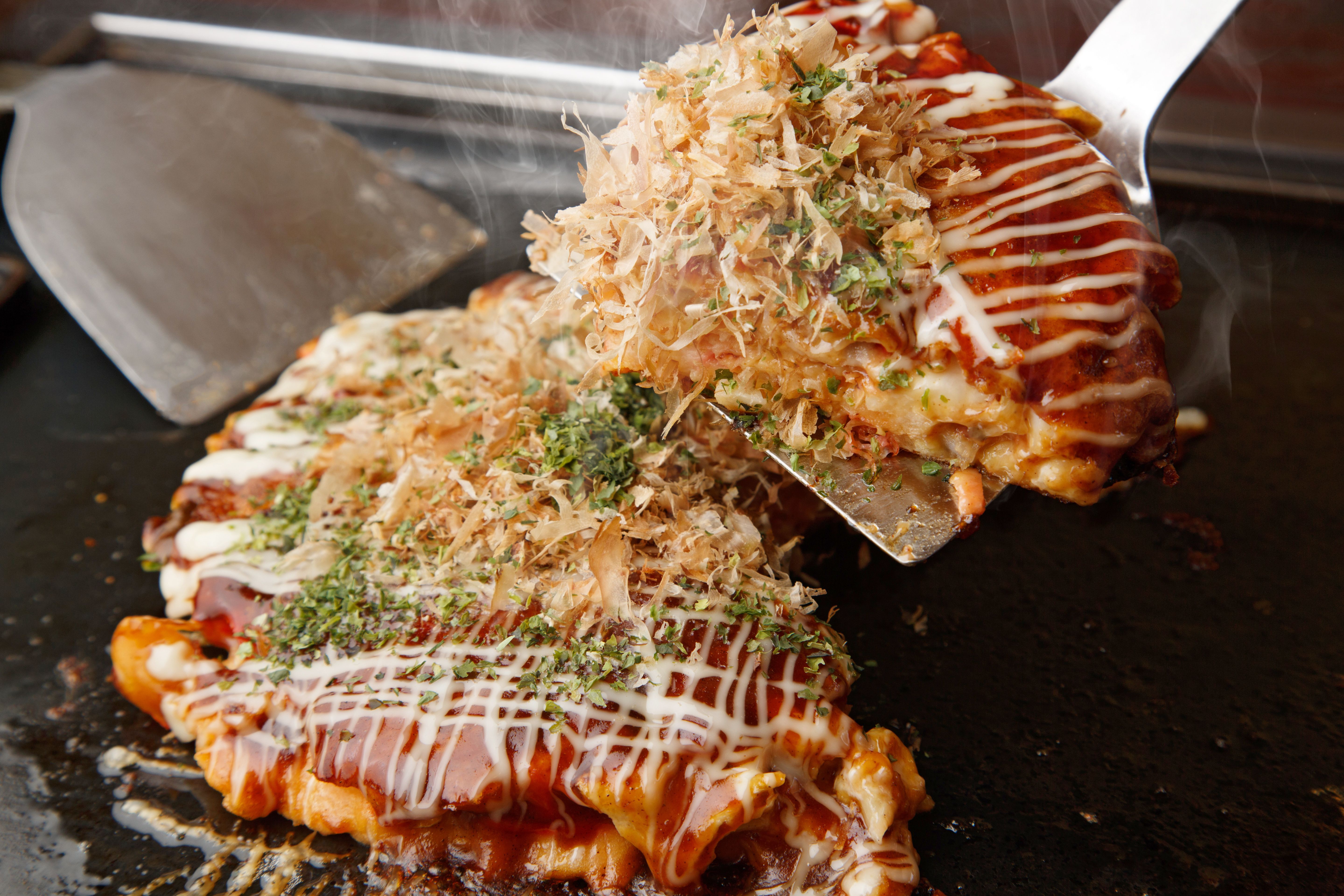 Okonomiyaki (お好み焼き) – Herzhafte Pfannkuchen nach japanischer Art