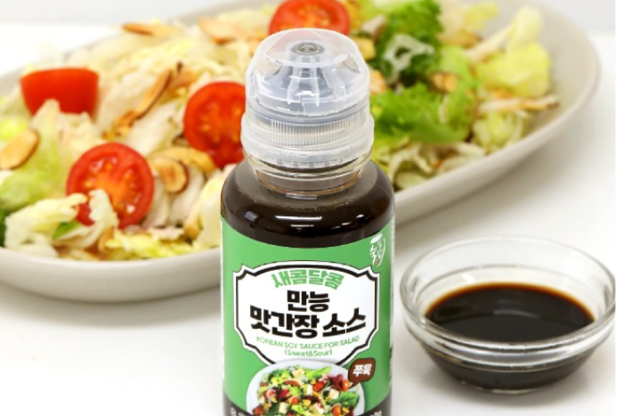 Verpackung der Suksungdam Koreanischen Sojasoße für Salat (süß und sauer) 260g.