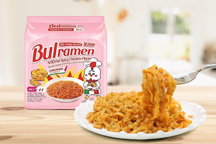 Verpackung des Raon Bulramen Spicy Chicken Flavor Ramen Carbonara.