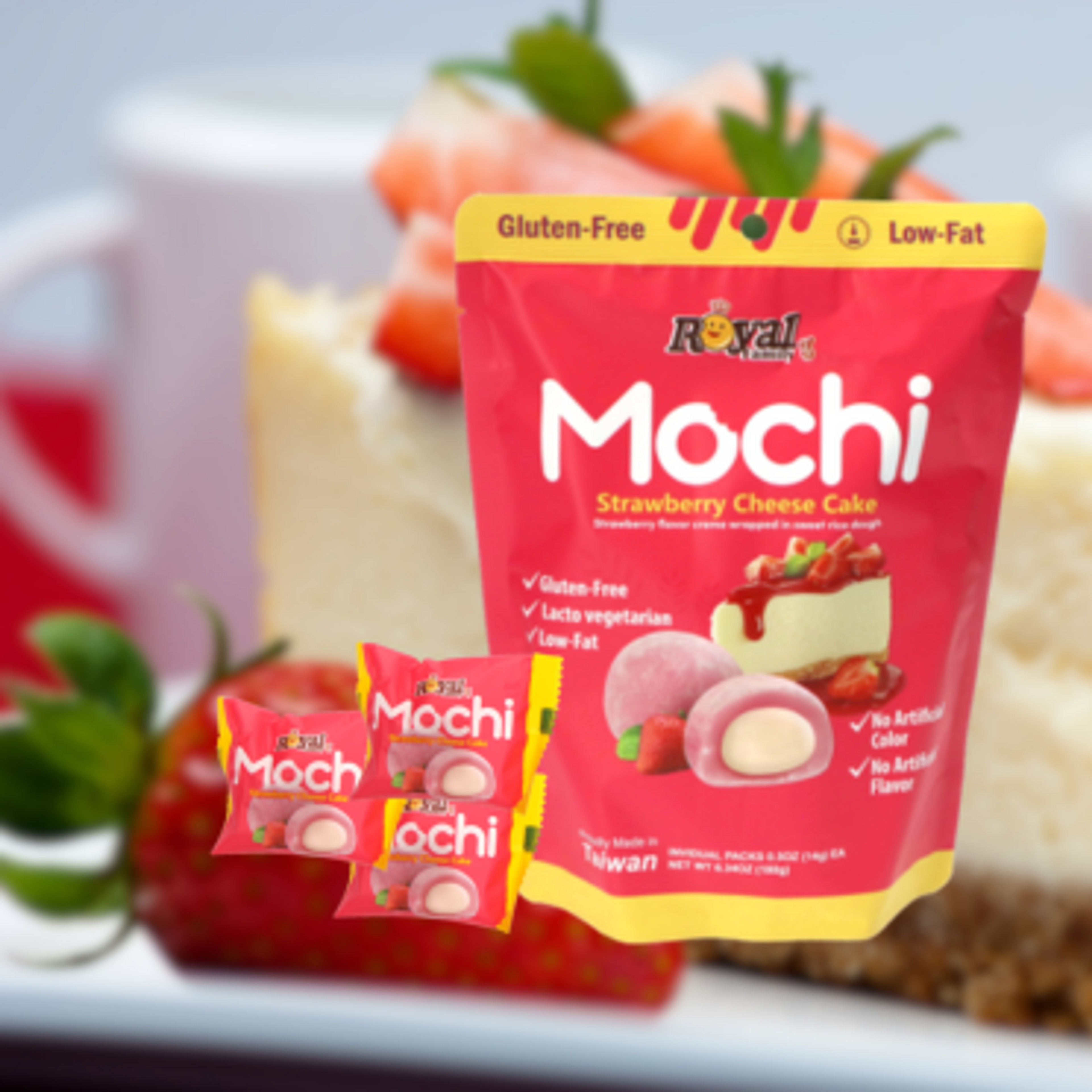 Royal Family Mochi Strawberry Cheese Cake - Delicate Mochi with No Artificial Additives, 180g