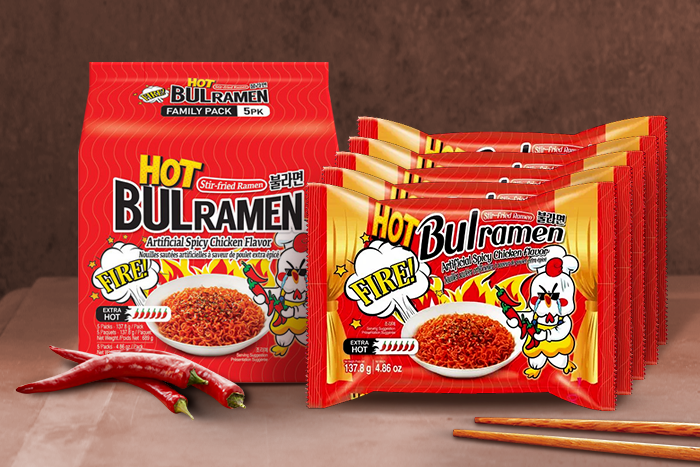 Verpackung von Bulramen Stir-fried Extra Hot Spicy Noodle – zeigt die auffällige 5er-Packung, die den extra scharfen Geschmack hervorhebt