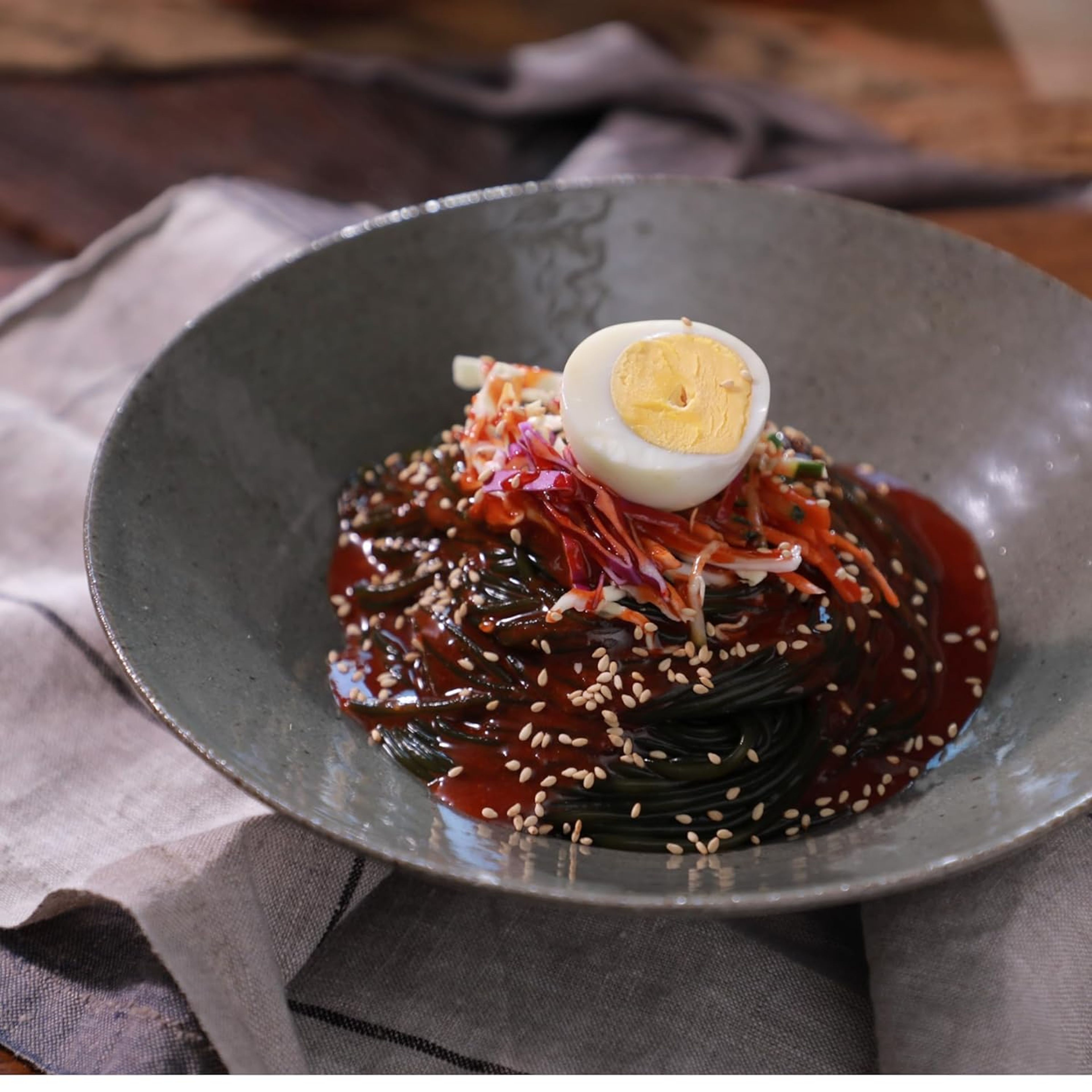 ECA Seaweed Noodle with Spicy Sauce 391 g