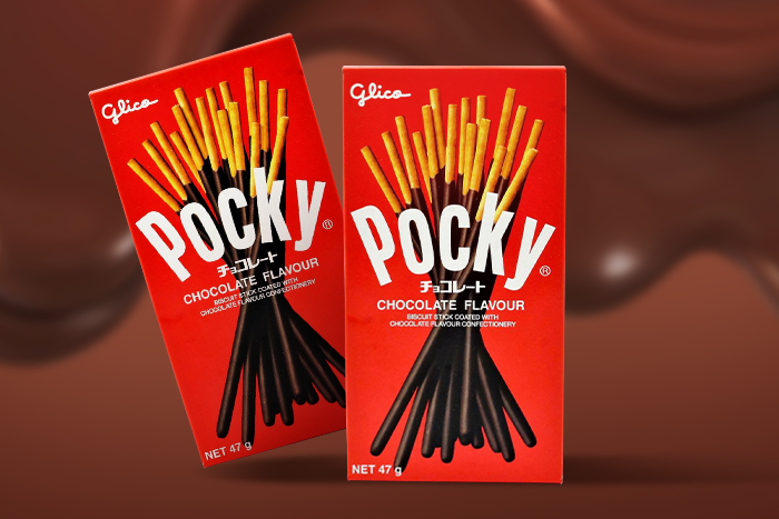 Einzelner-Glico-Pocky-Chocolate-Stick-auf-weißem-Hintergrund