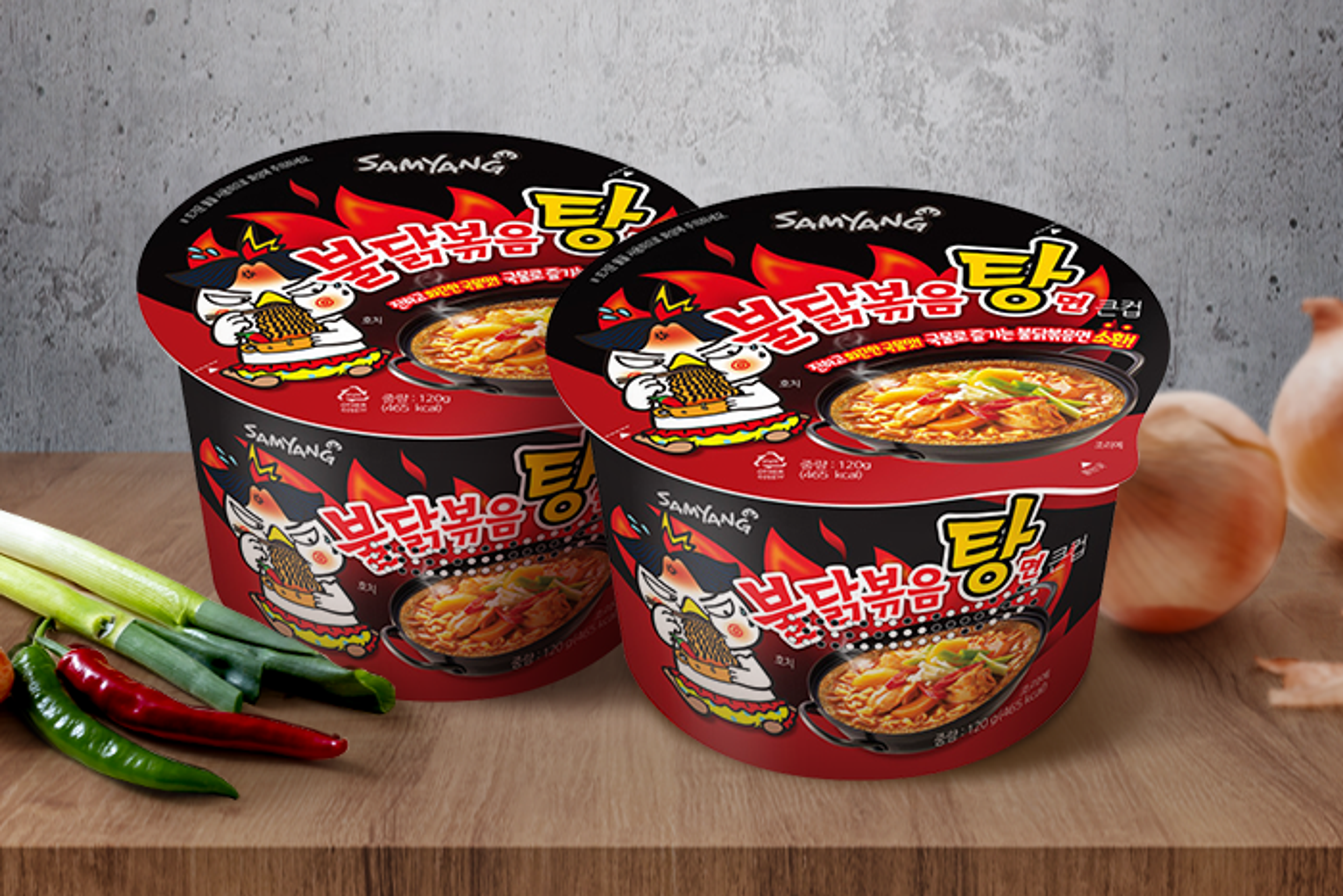 Samyang Buldak Scharfe Hühnchen Ramen, Nongshim Shin Ramyun, Paldo Bibim Men, Ottogi Jin Ramen, Nissin Cup Nudeln, Maruchan Ramen, Indomie Mi Goreng, Mama Tom Yum Garnelen Nudeln, Koka Instant Nudeln und Acecook Hao Hao Nudeln