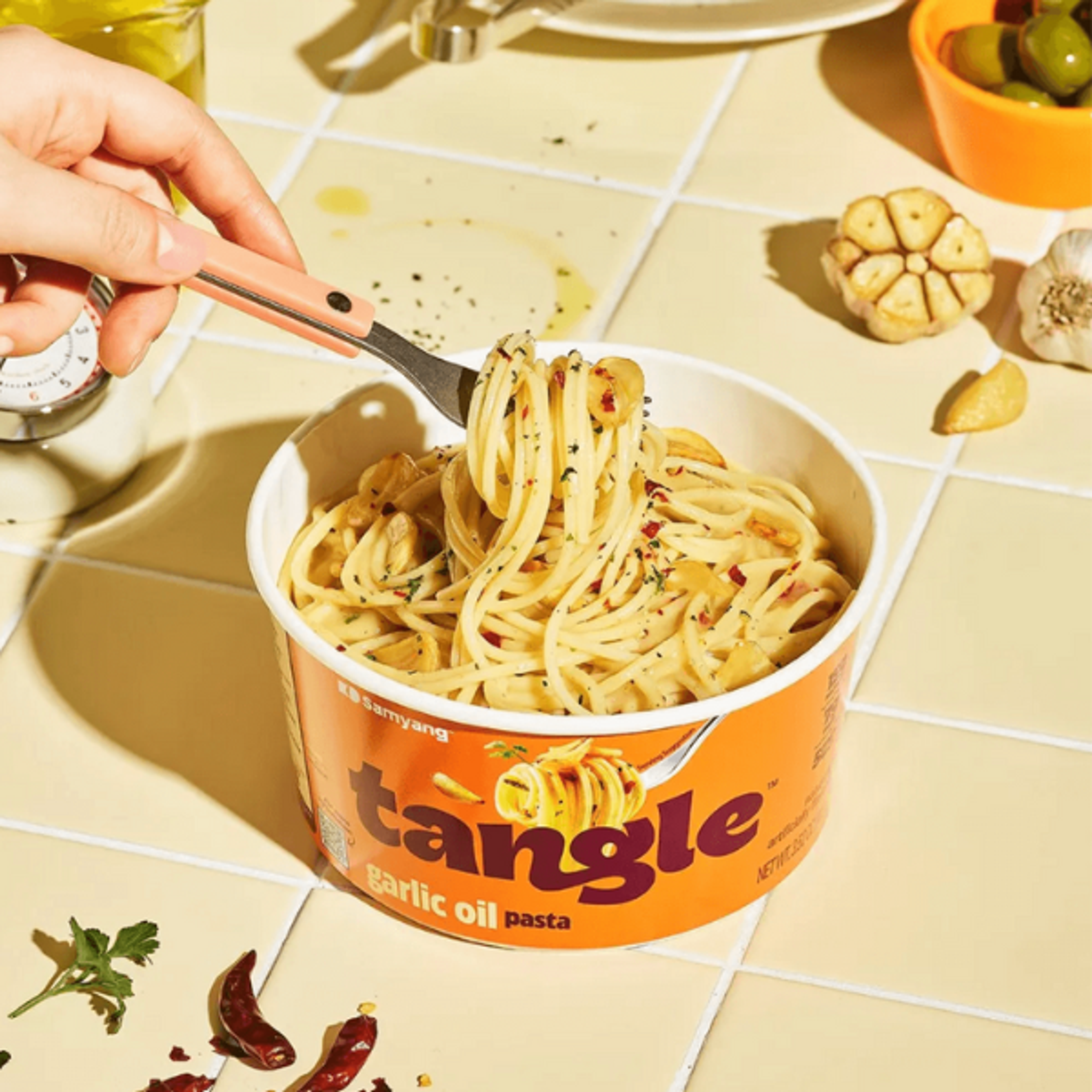 SAMYANG Tangle Garlic Oil Pasta Big Bowl Cup Ramen 105 g | Spicy Garlic Oil Pasta Instant Noodles