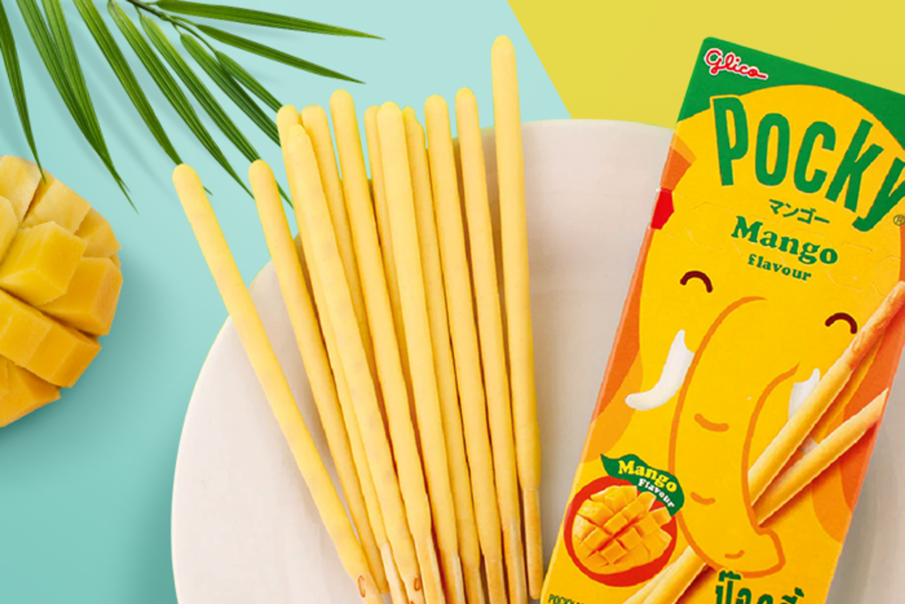 Geöffnete Packung der Glico Pocky Sticks Mango, zeigt die Sticks