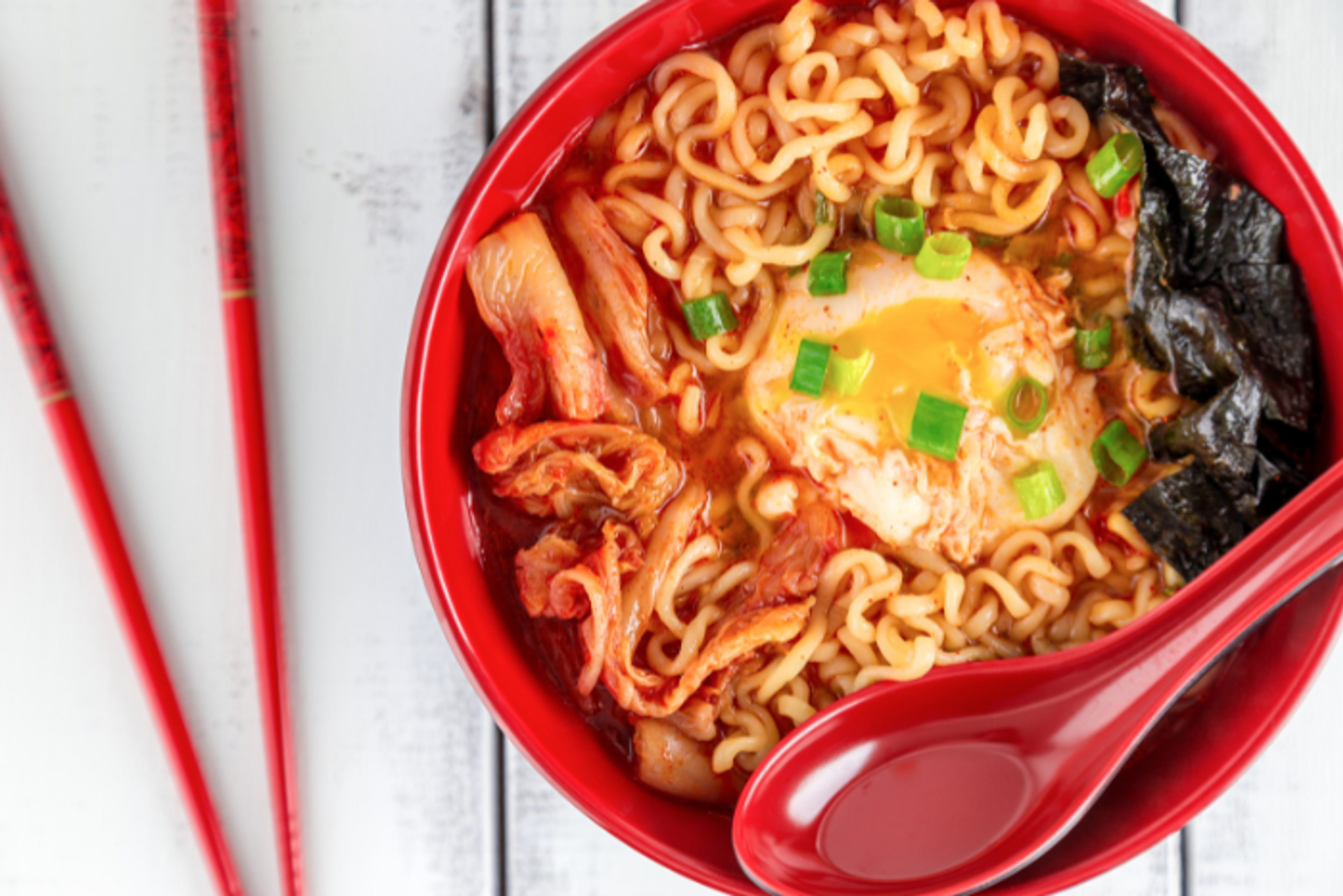 Kimchi Käse Ramyeon 김치치즈라면 Klingt komisch? Passt aber perfekt zusammen!