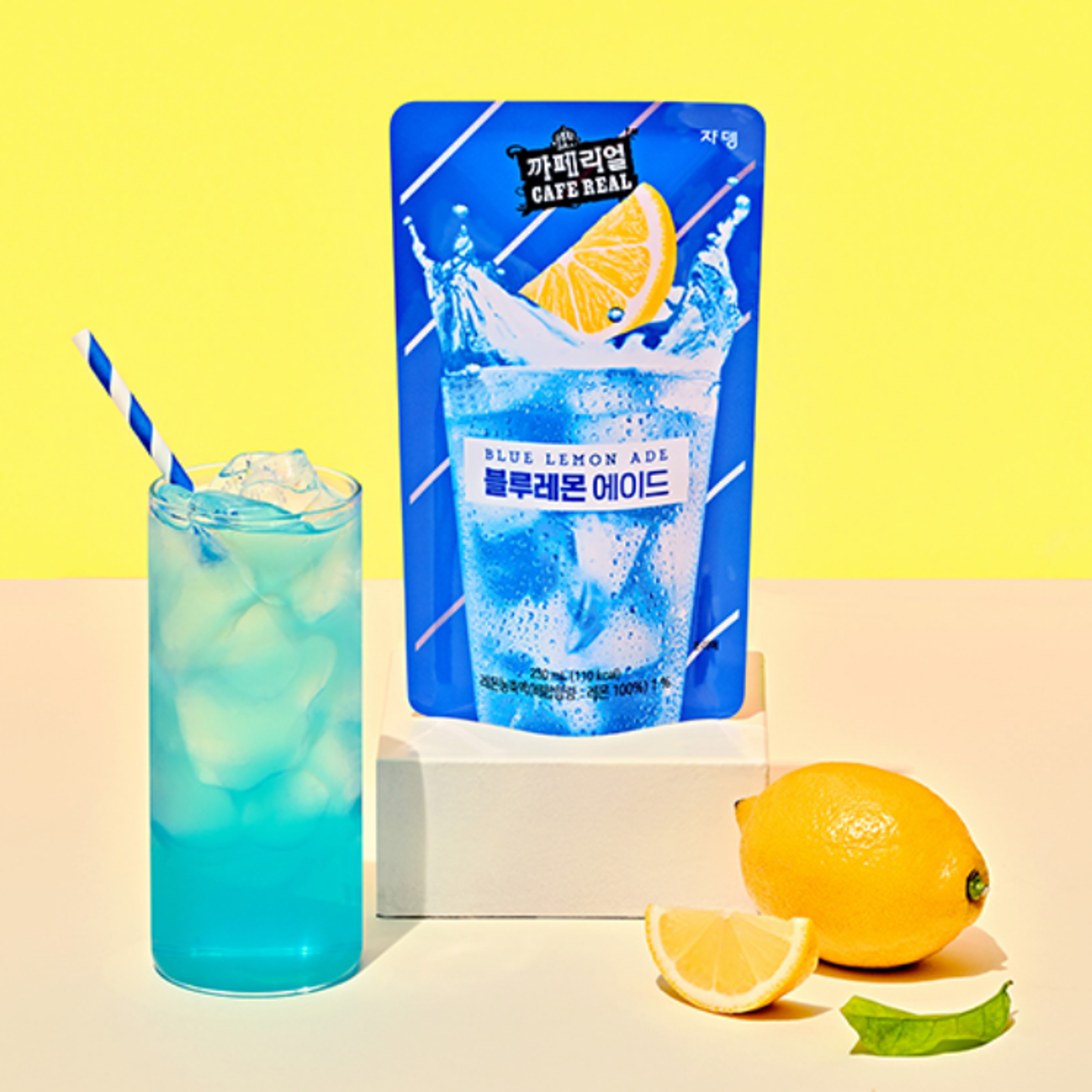 Genieße den erfrischenden Geschmack von JARDIN CAFEREAL Blue Lemonade in einer praktischen 230ml Flasche!