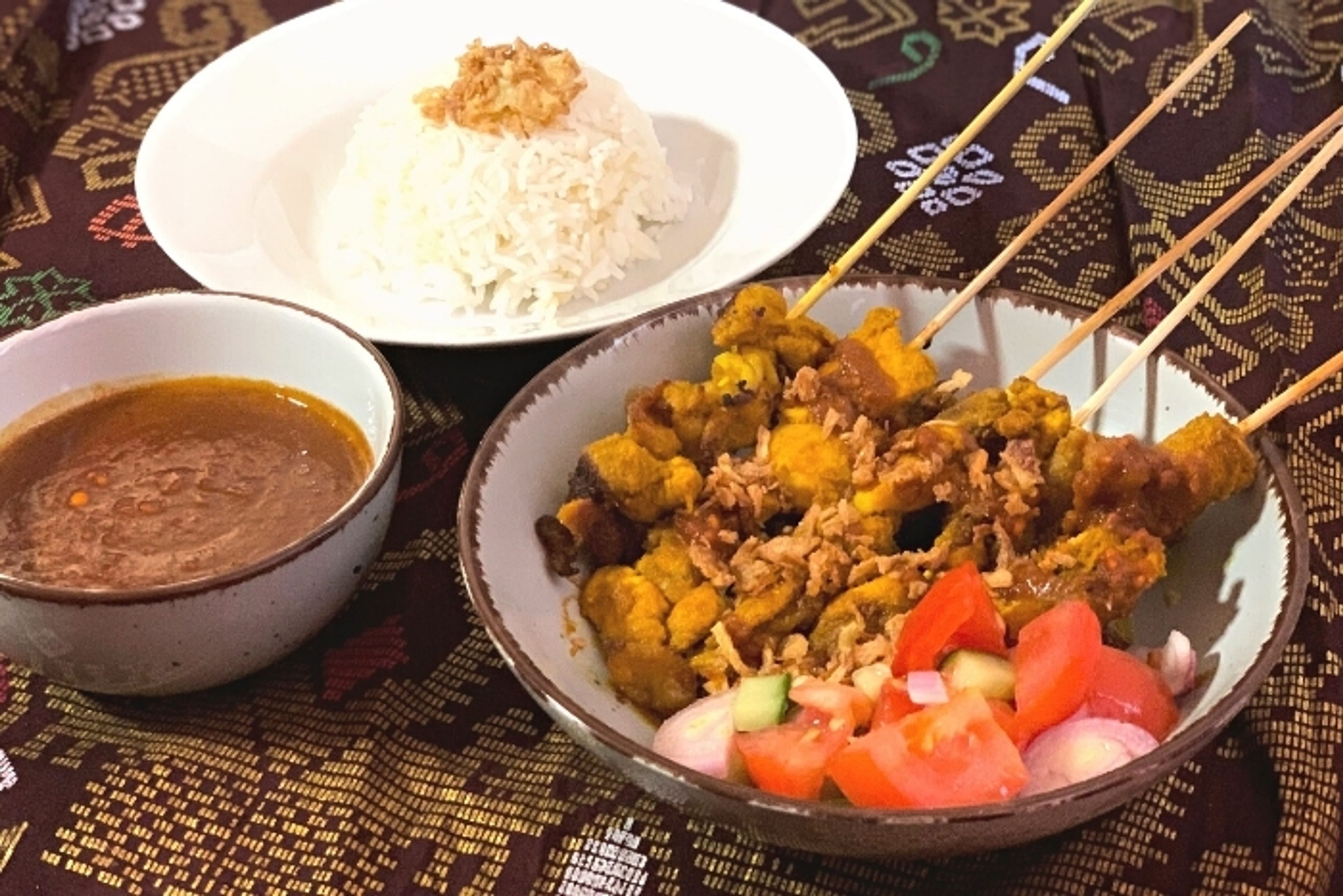 Bali Combo Satay Ayam und Nasi Goreng