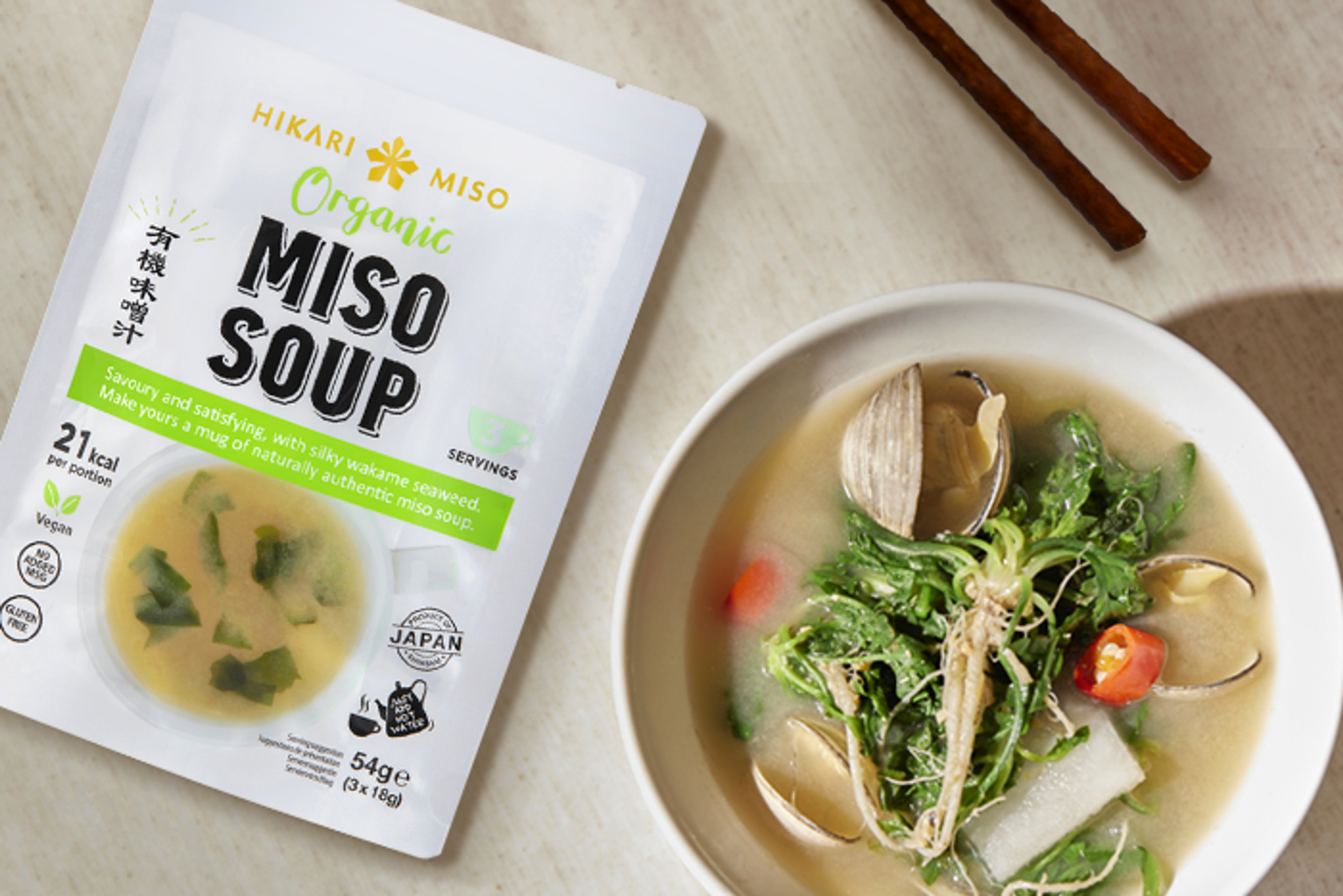 Packung von Hikari Bio Miso Suppe, zeigt die drei Portionen.