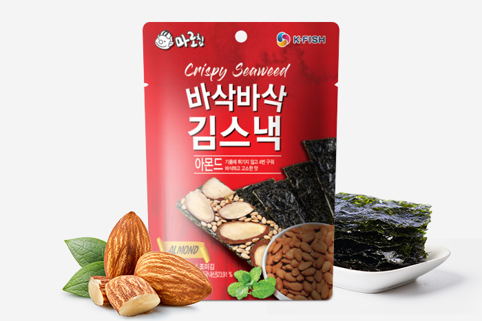K-FISH Crispy Seaweed Almond Snack in der Packung, zeigt Produktinfos