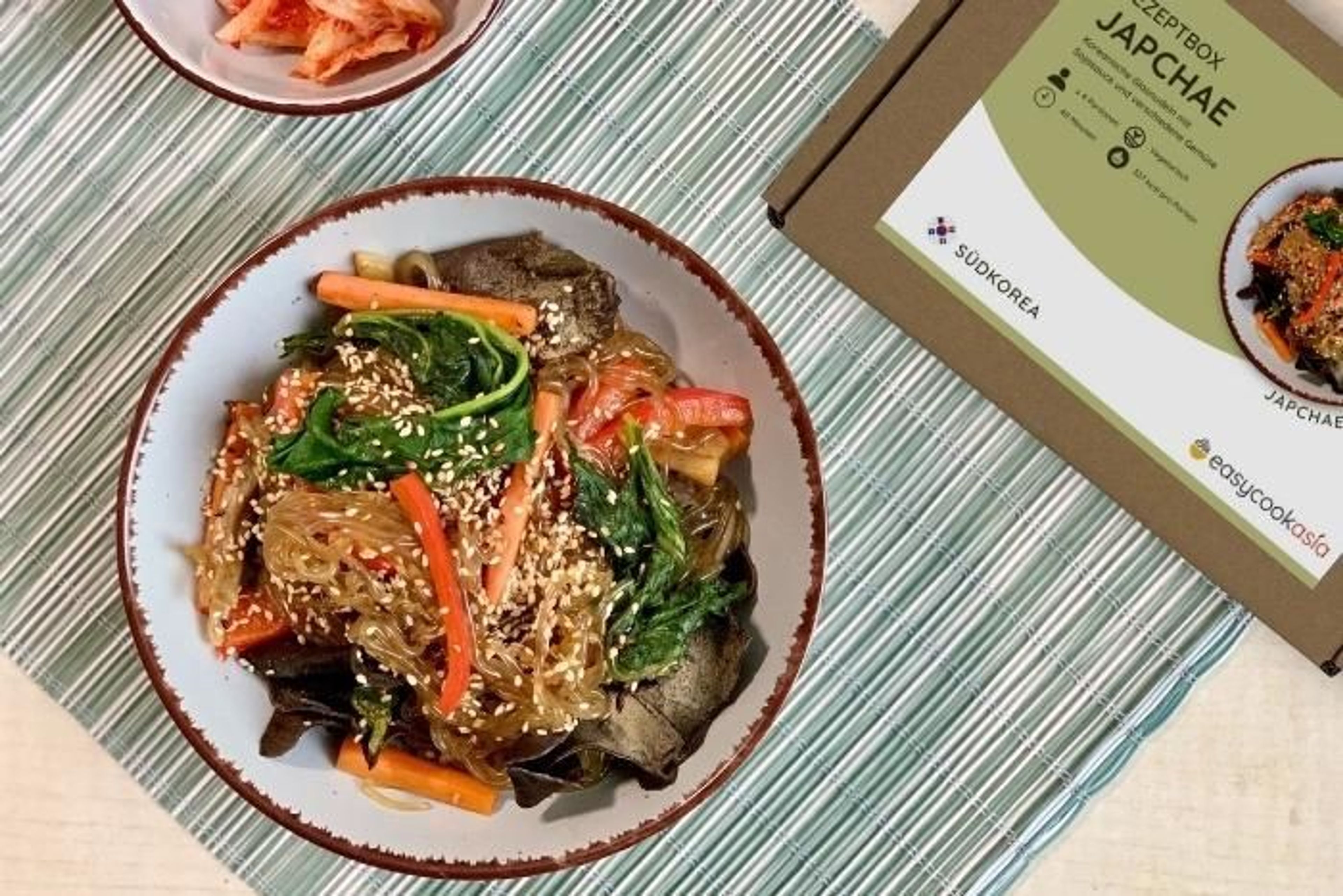 Japchae Rezept: koreanischer Glasnudelsalat einfach zubereitet