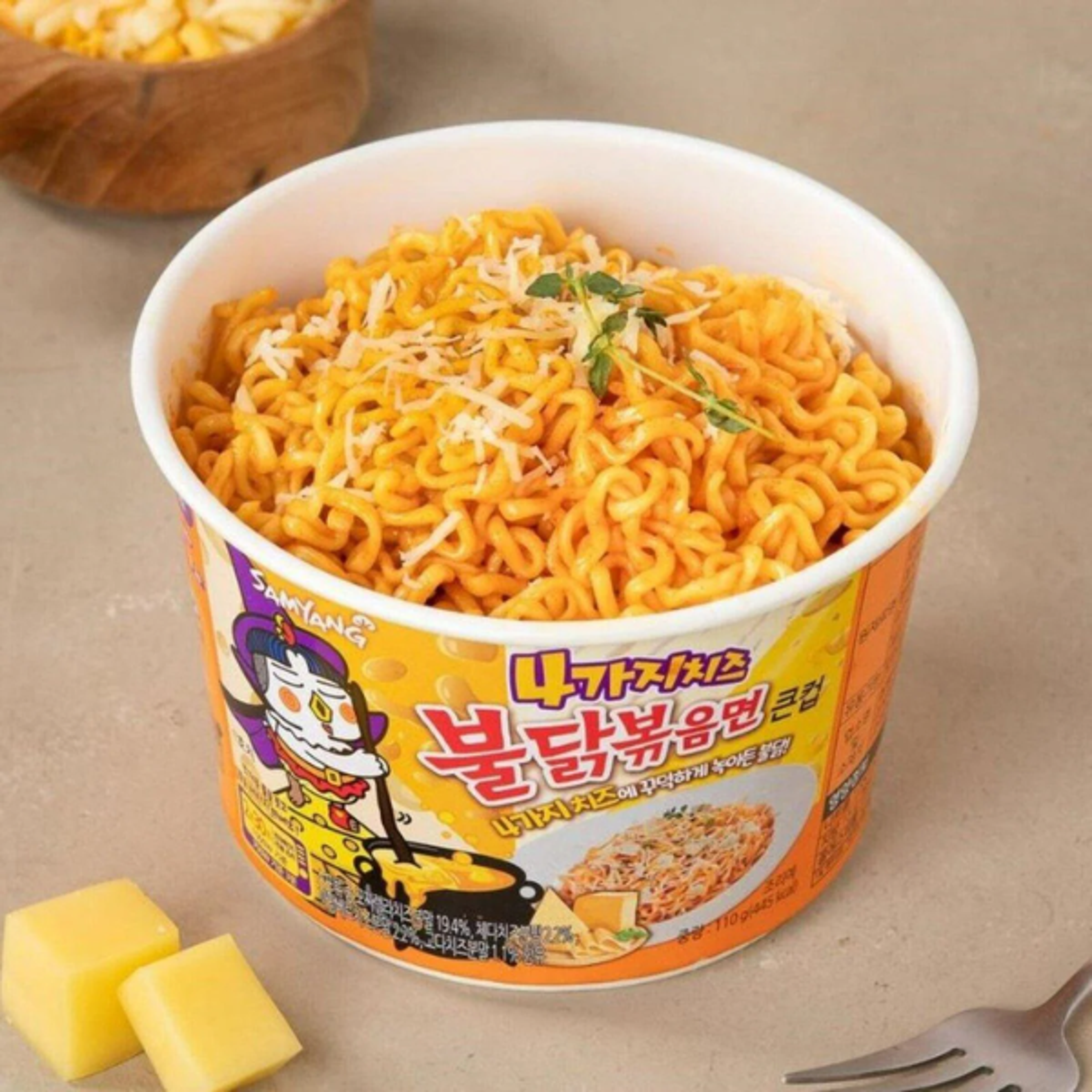 SAMYANG Buldak Käse Quattro Ramyeon Becher 110g – Scharfe Käsenüdeln aus Korea