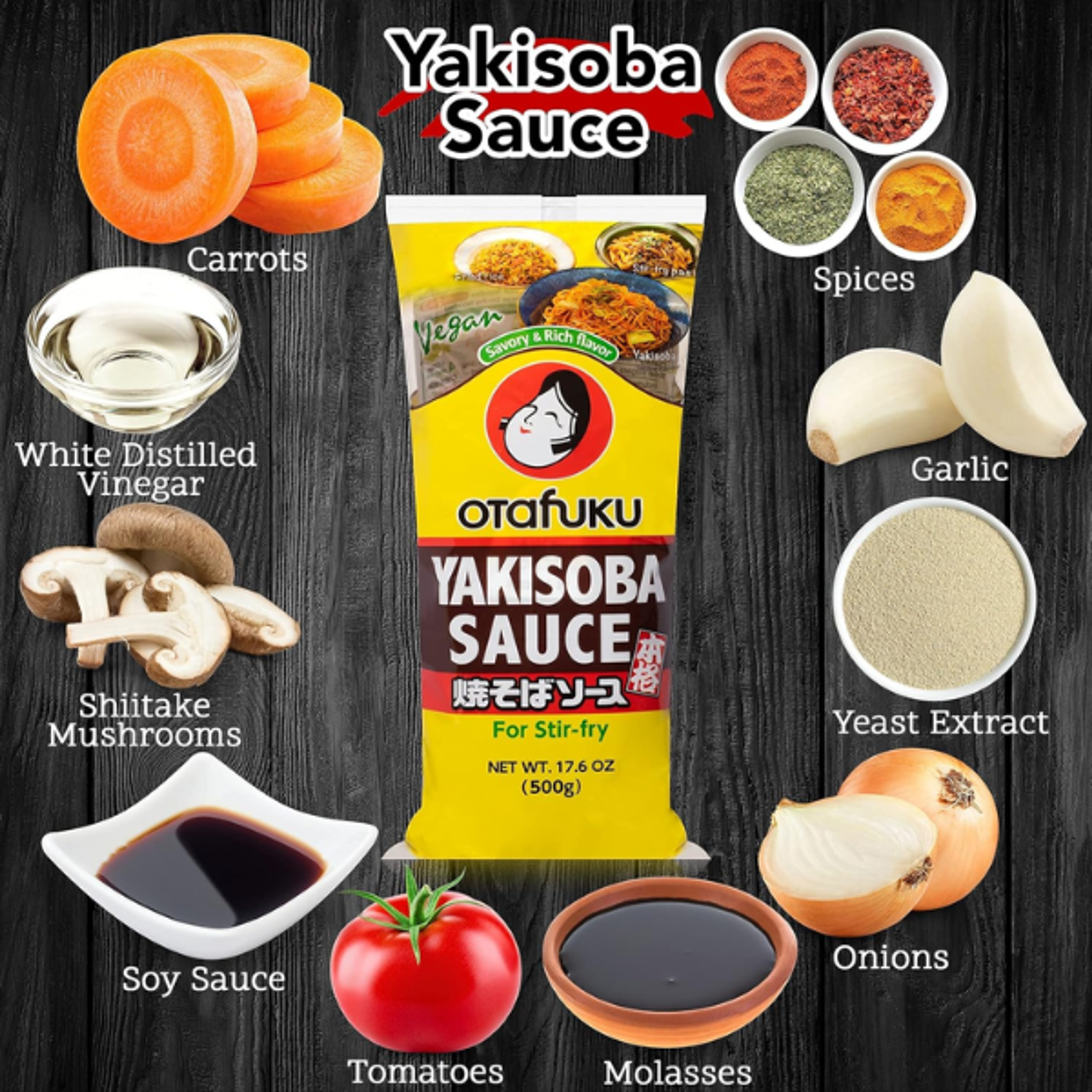 OTAFUKU Yakisoba Sauce über gebratenen Nudeln serviert: Zeigt ein typisches Yakisoba-Gericht, verfeinert mit der Sauce.