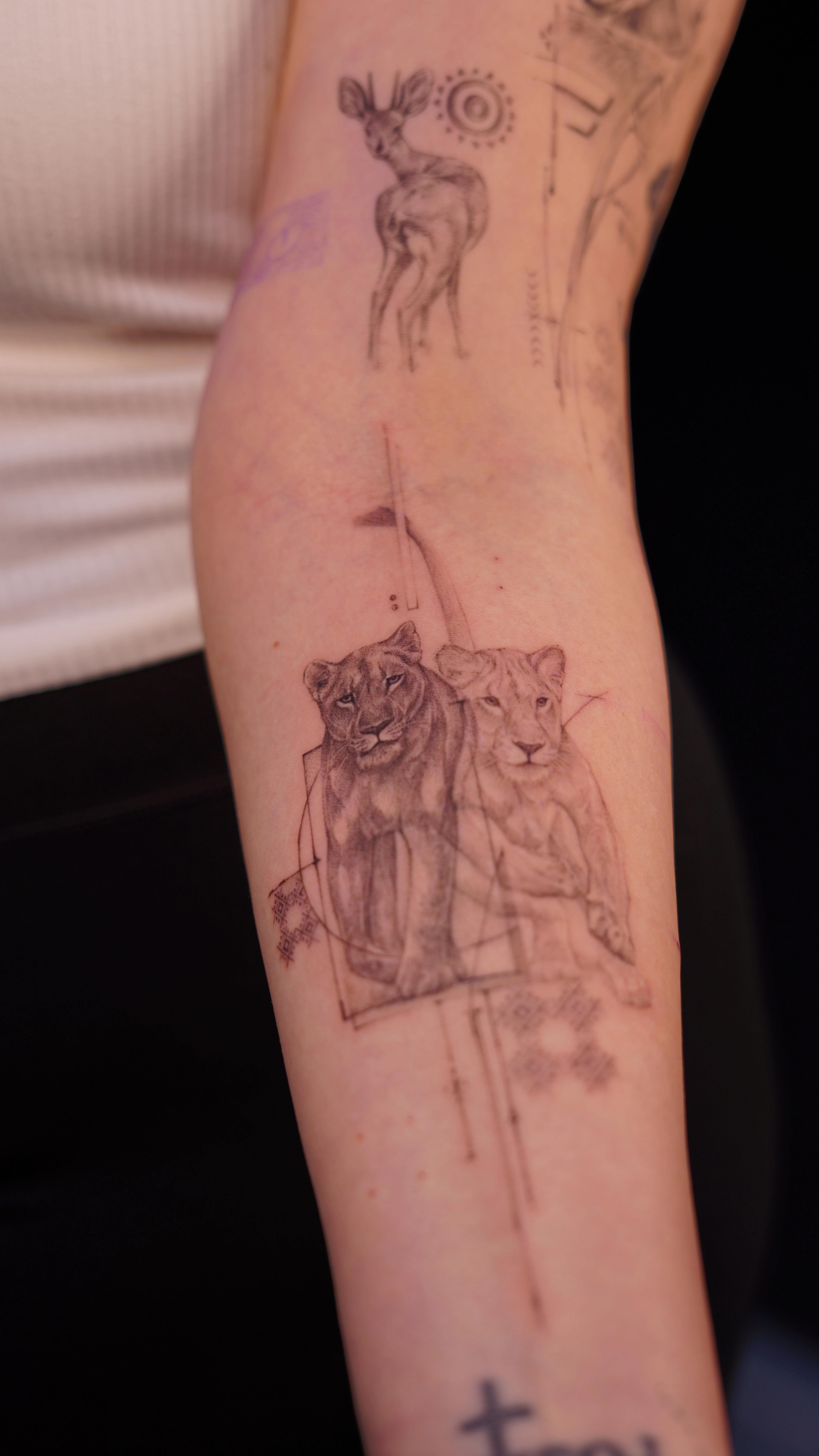 Custome realism design forearm piece.