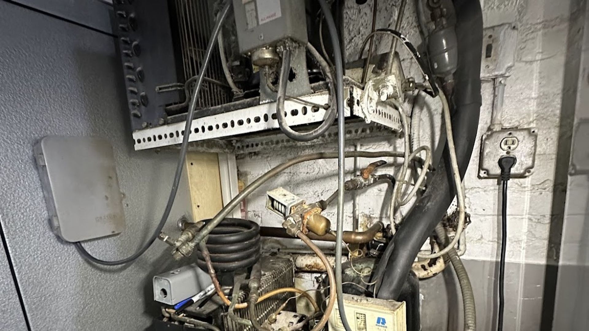 Emergency Refrigeration Repair in NYC by Art HVAC Licensed 24 7 Commercial Refrigeration Contractor Expert Team