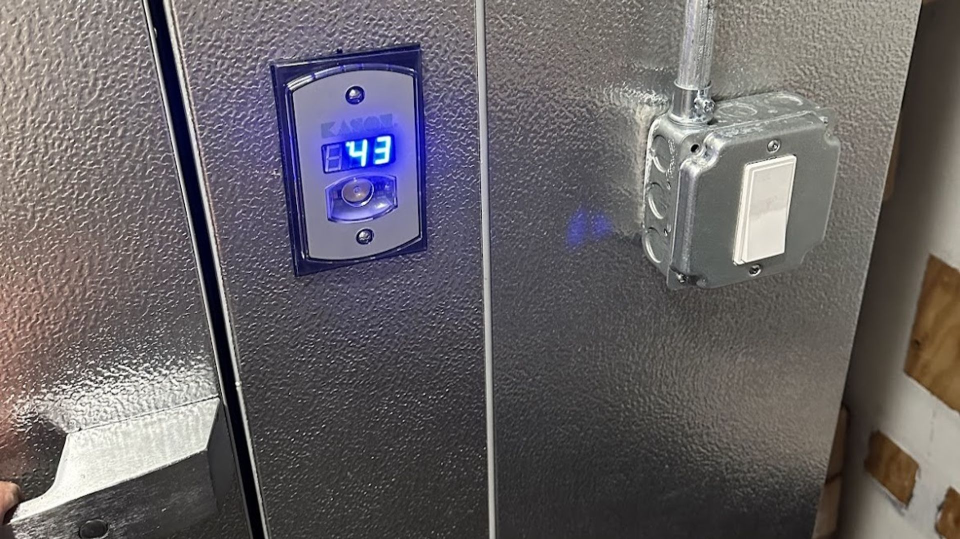 Art HVAC Technician Performing Scheduled Commercial Refrigeration Maintenance on a Walk in Cooler at a NYC Restaurant