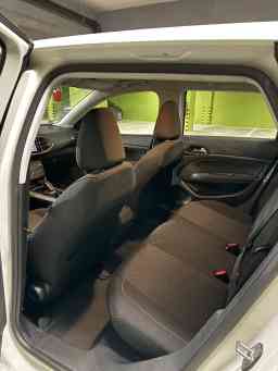 Peugeot 308 view 4
