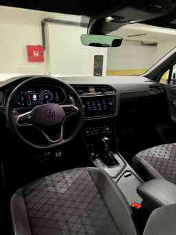 VW Tiguan view 3
