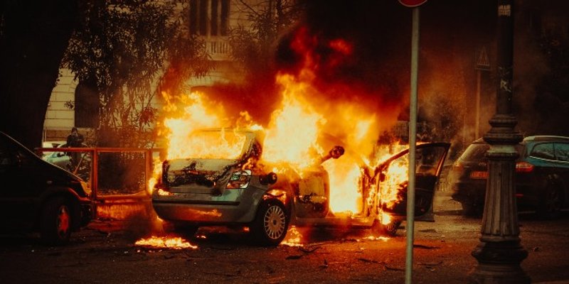 U Solinu zapaljen Passat HDZ-ovog vijećnika i šefa Mirovinskog osiguranja u Splitu 