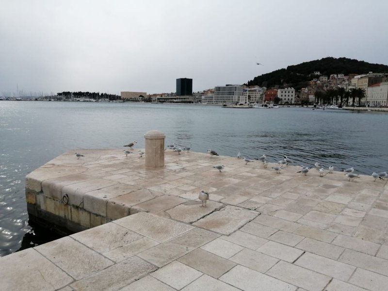 U Dalmaciji škura bura s olujnim udarima