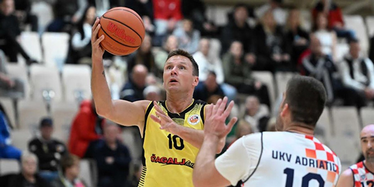 Spektakl u Omišu opravdao očekivanja, MVP Stipe Bekavac, ovacije legendarnoj Raziji Mujanović