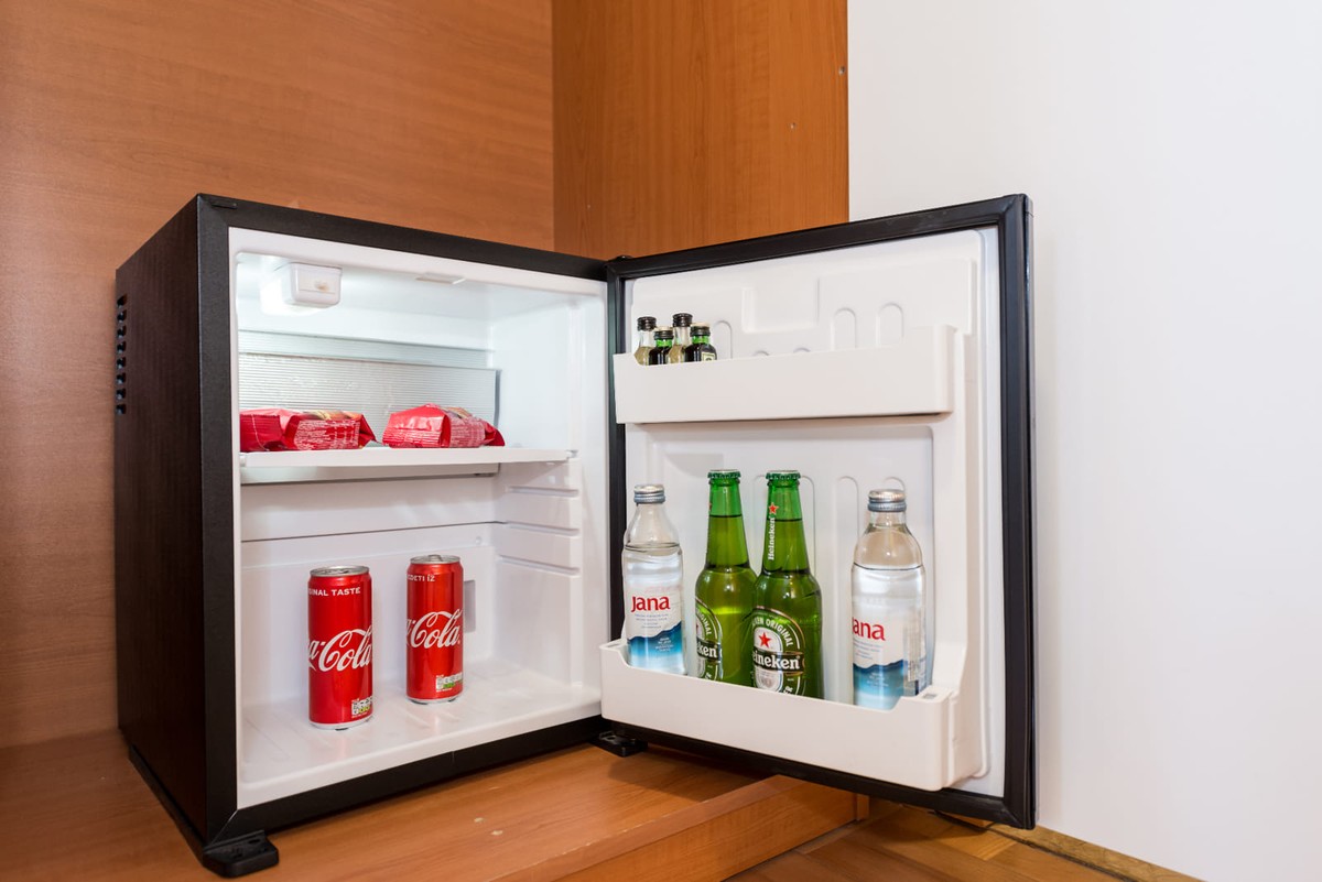 NOVO U SPLITU Hotel Pax nudi dugoročan najam soba