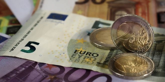Ulagao u dionice nafte i plemenitih metala pa ostao bez 5250 eura